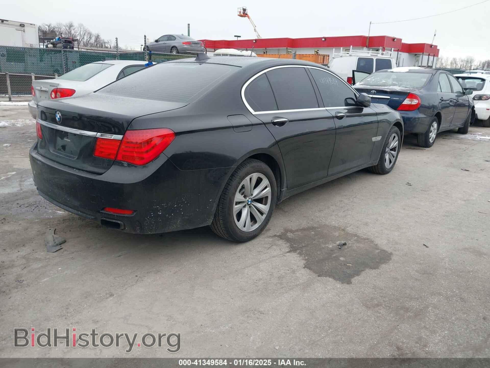 2011 BMW 740I - VIN: WBAKA4C55BC613251 - Фото 4
