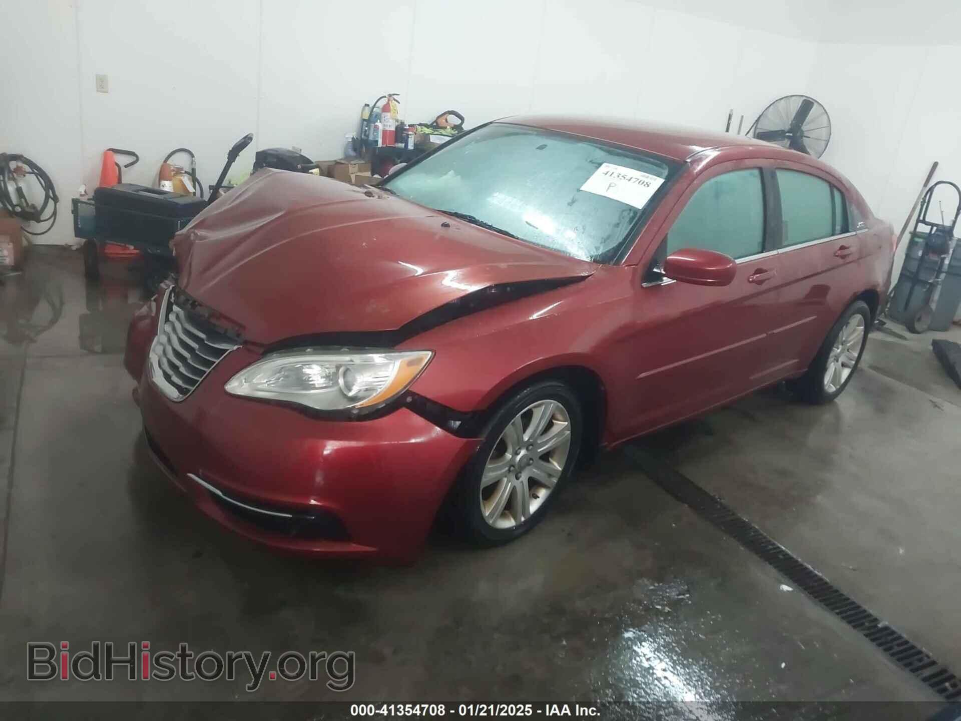 2013 CHRYSLER 200 - VIN: 1C3CCBBBXDN656735 - Фото 2