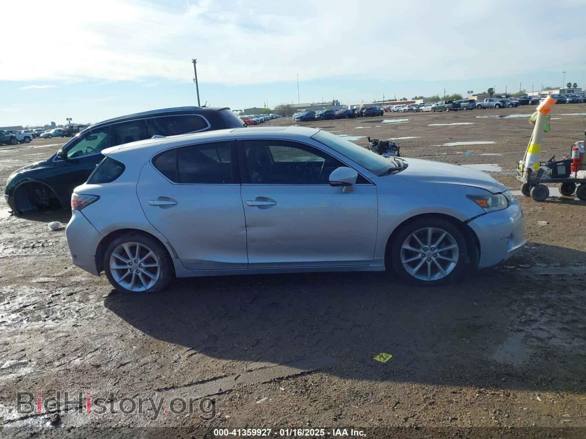 2011 LEXUS CT 200H - VIN: JTHKD5BH4B2018987 - Фото 13