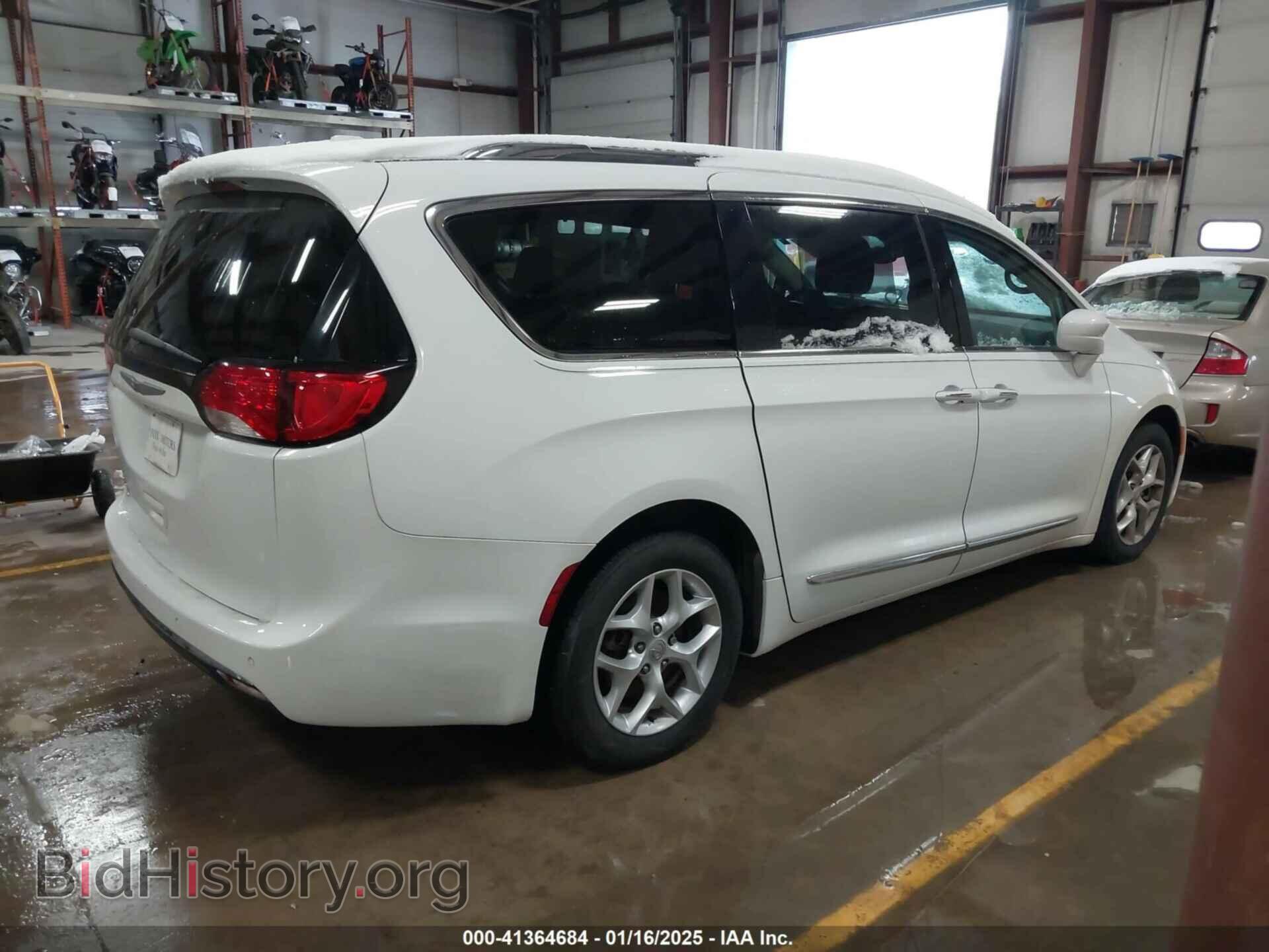 2017 CHRYSLER PACIFICA - VIN: 2C4RC1EG1HR729250 - Фото 4