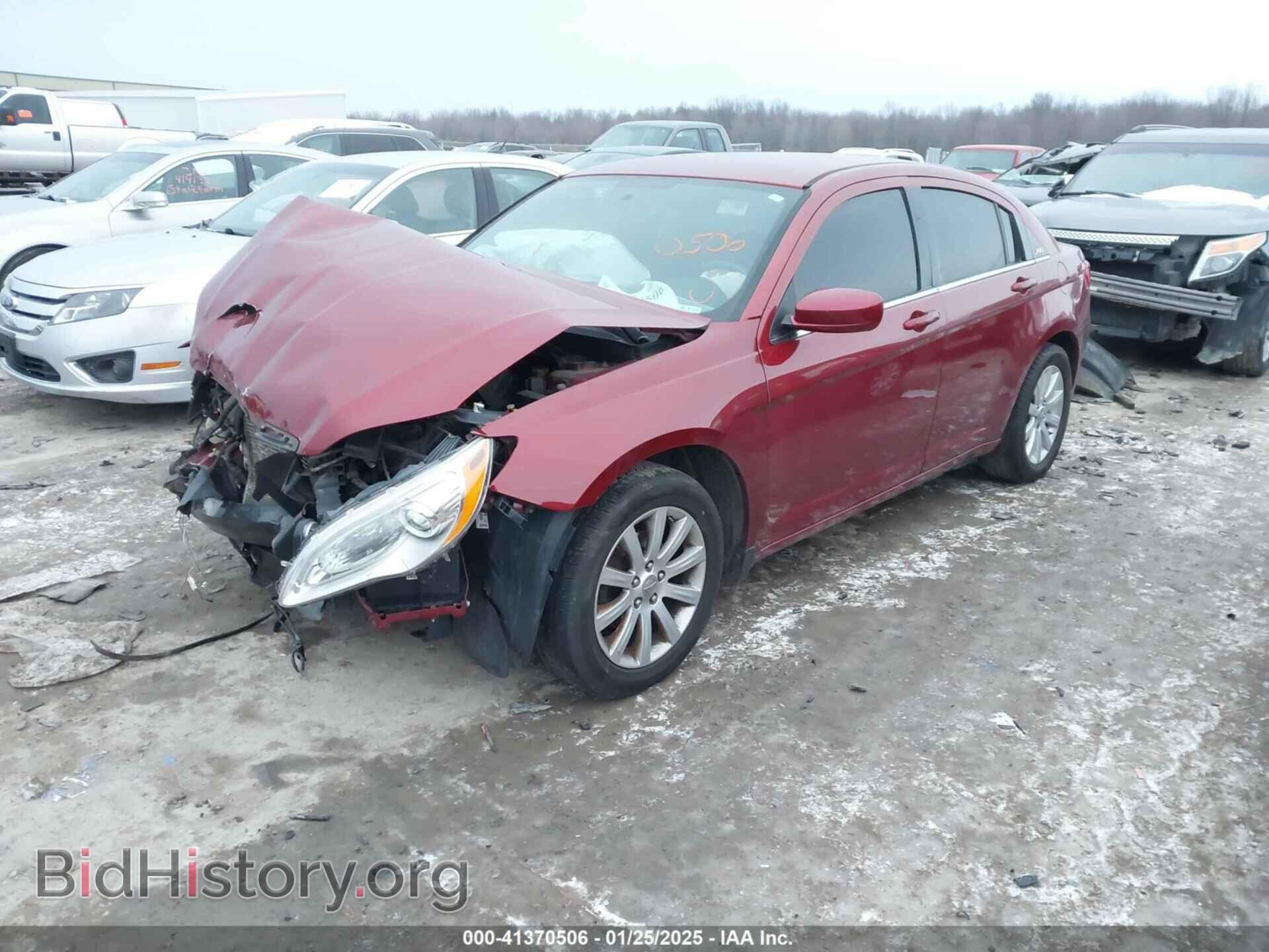 2013 CHRYSLER 200 - VIN: 1C3CCBBB6DN674519 - Фото 2