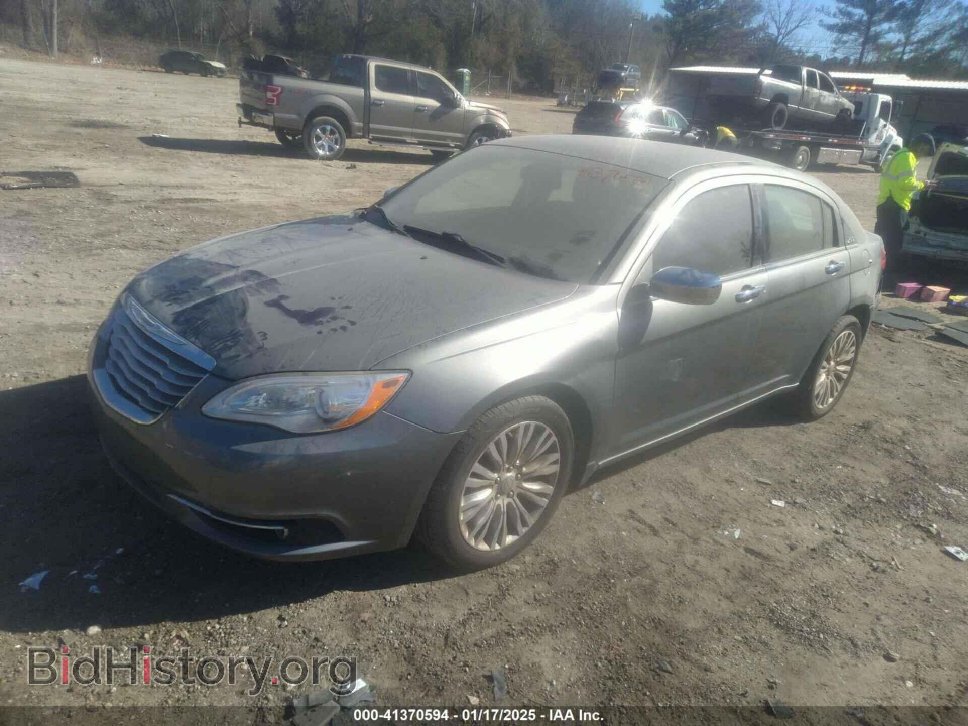 2013 CHRYSLER 200 - VIN: 1C3CCBCG5DN513847 - Фото 2