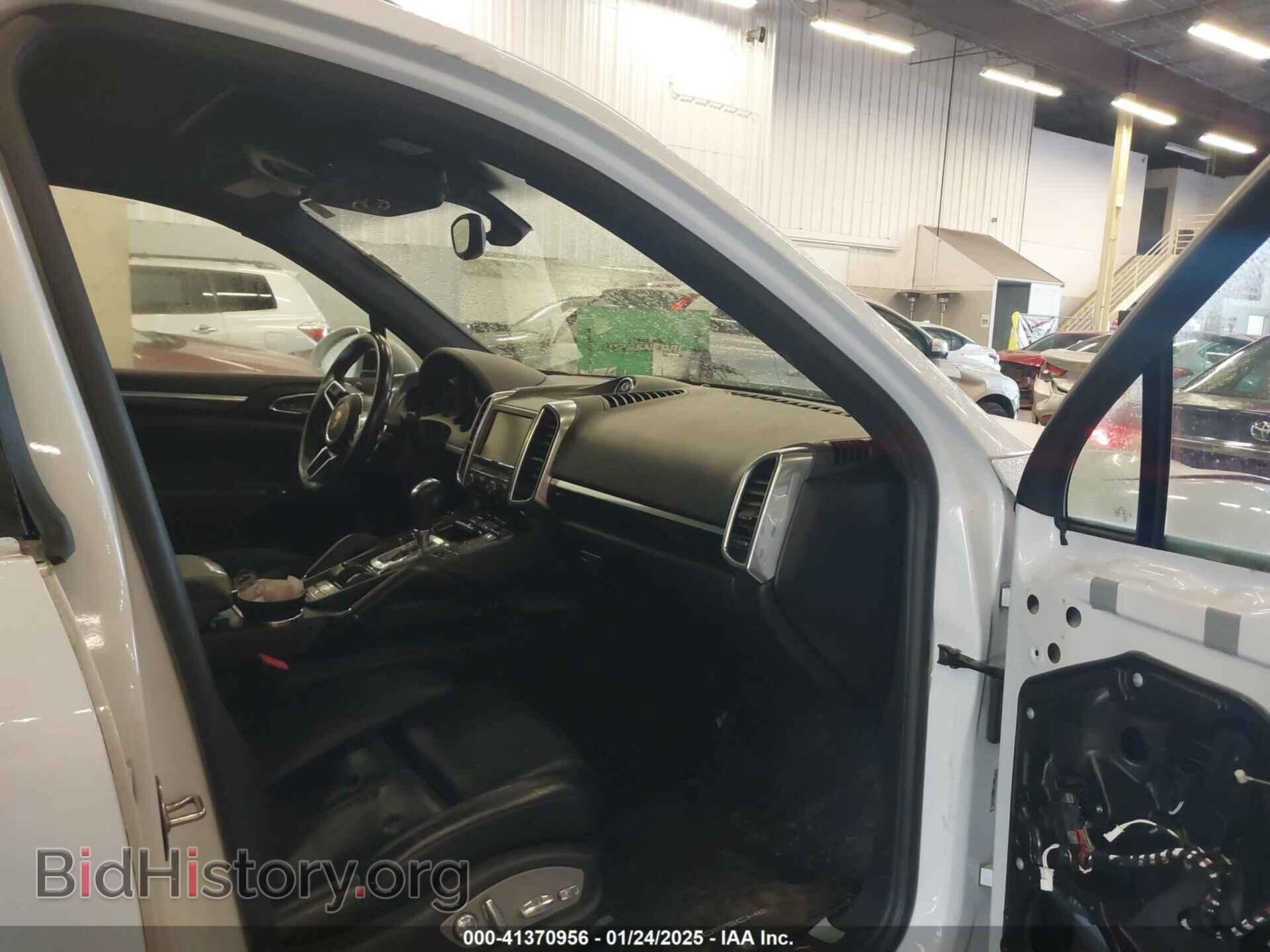 2016 PORSCHE CAYENNE - VIN: WP1AA2A26GLA10357 - Photo 5