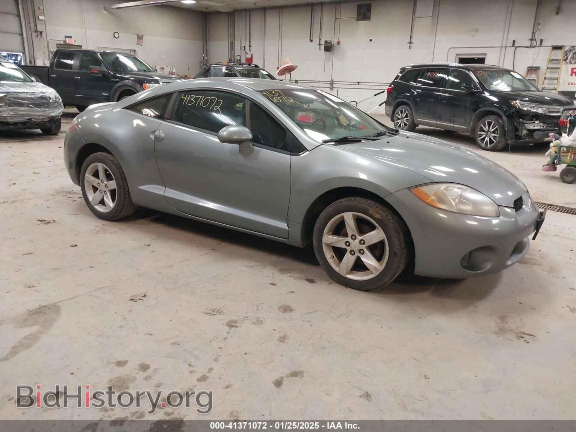 Photo 4A3AK24FX8E007154 - MITSUBISHI ECLIPSE 2008