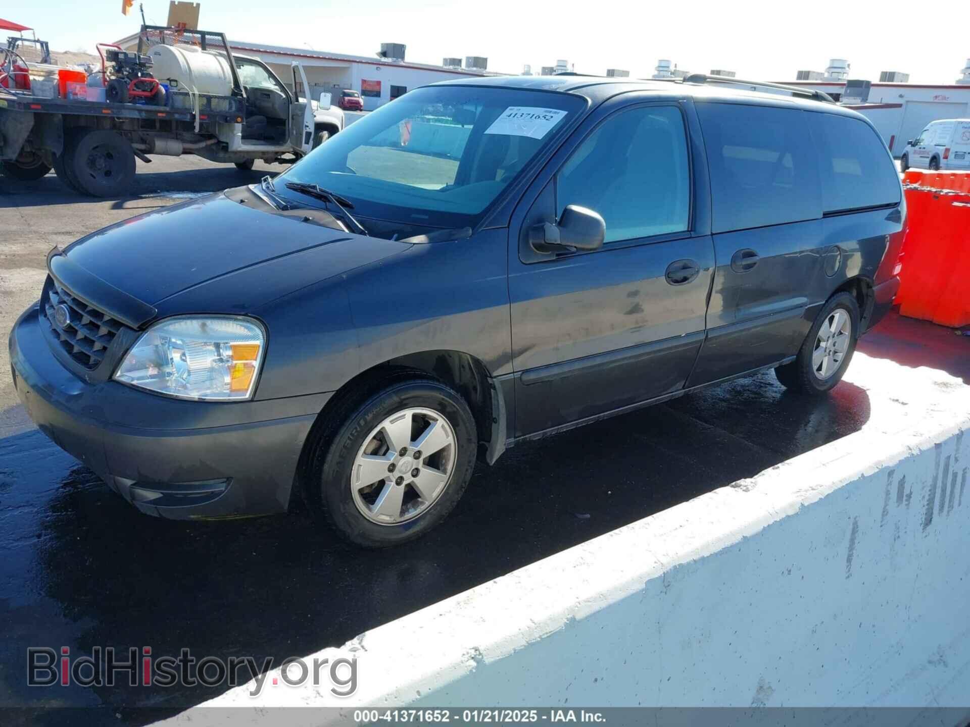 2007 FORD FREESTAR - VIN: 2FMZA51667BA04062 - Фото 2
