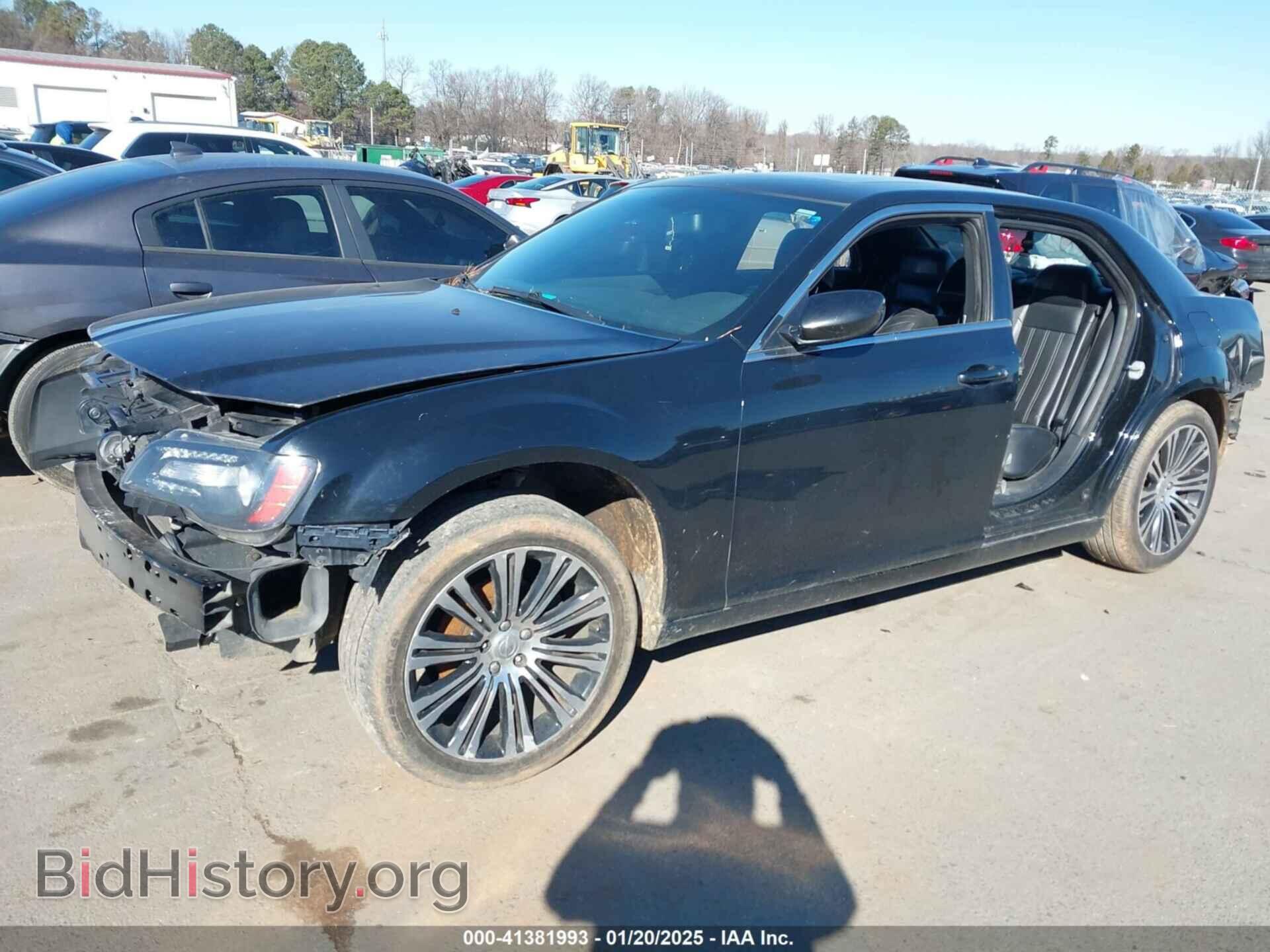 2013 CHRYSLER 300 - VIN: 2C3CCABG6DH595317 - Фото 2