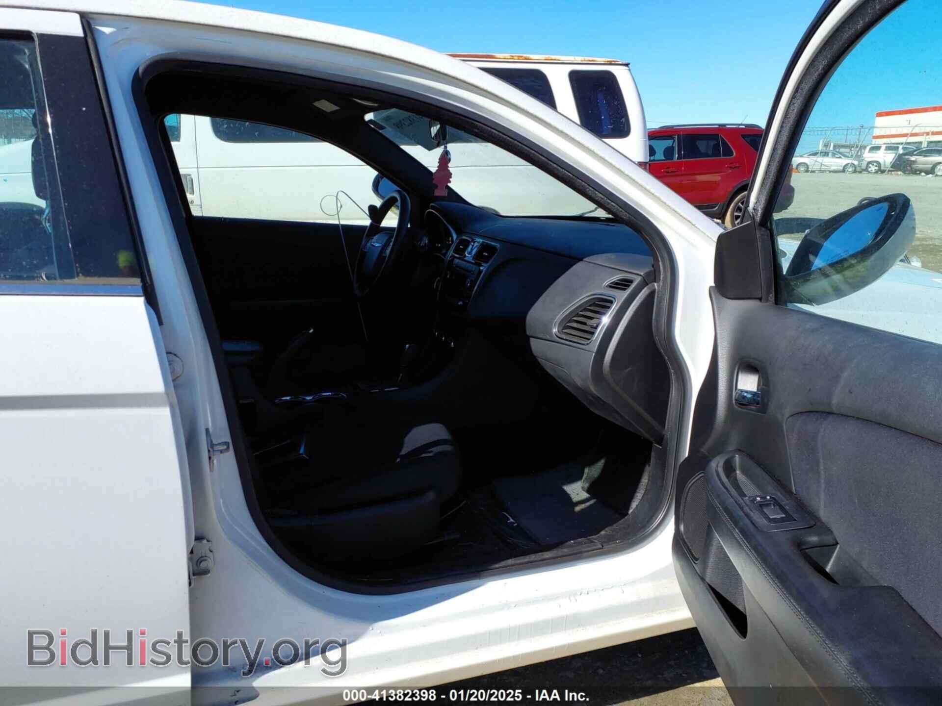 2012 CHRYSLER 200 - VIN: 1C3CCBAB2CN318309 - Фото 5