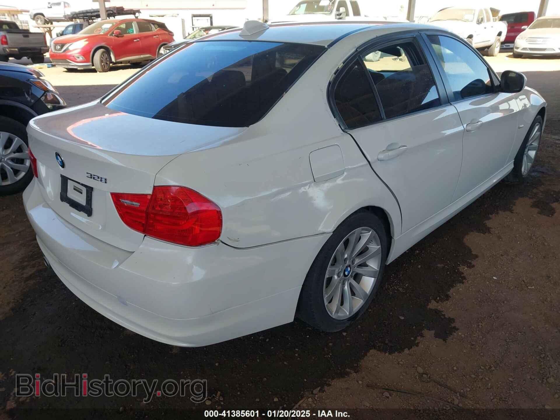 2011 BMW 328I - VIN: WBAPH5G5XBNM72358 - Фото 4