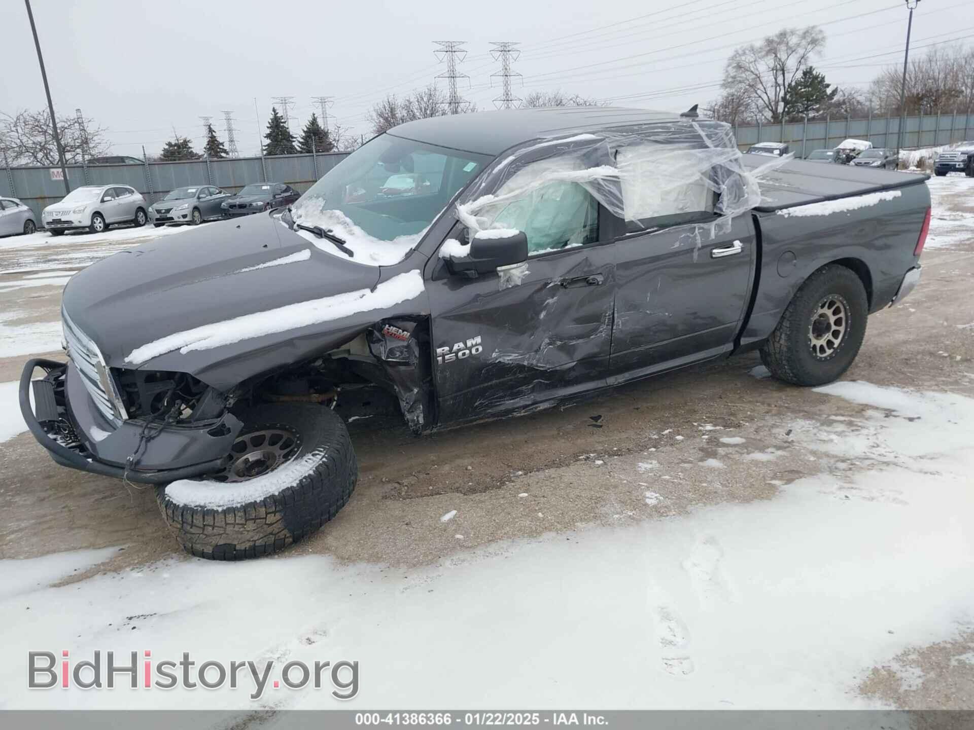 2018 RAM 1500 - VIN: 1C6RR7LT3JS329428 - Фото 2