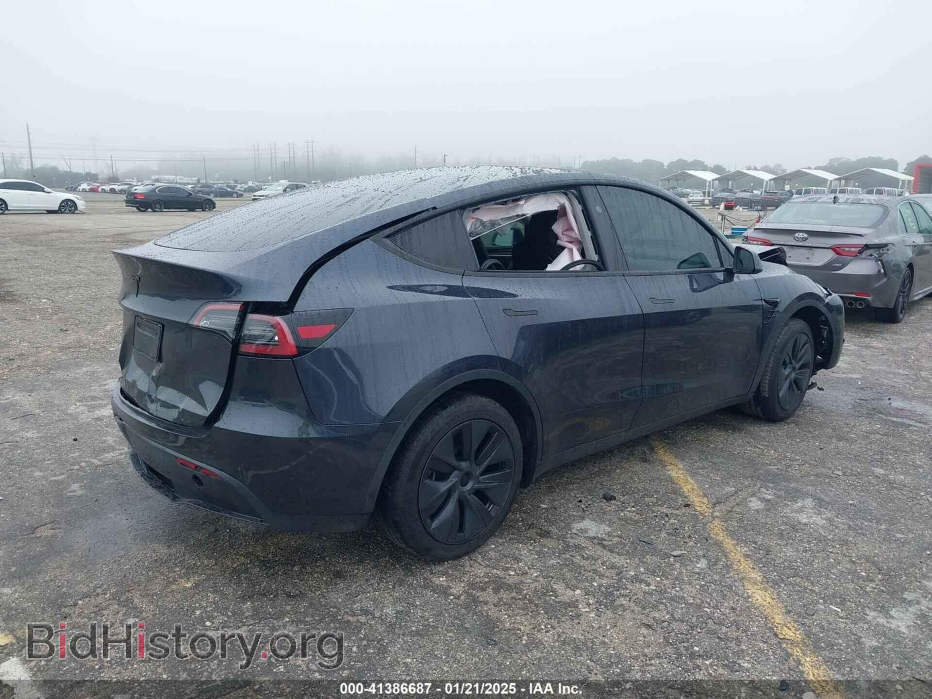 2024 TESLA MODEL Y - VIN: 7SAYGDED8RF213927 - Photo 4