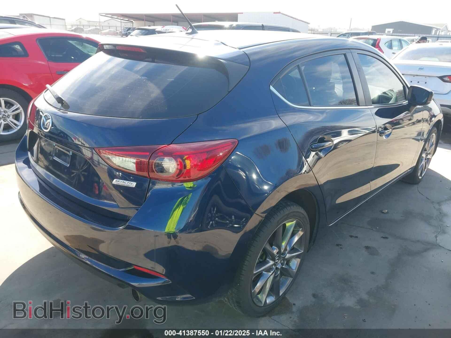 2018 MAZDA MAZDA3 - VIN: 3MZBN1L37JM272319 - Фото 4
