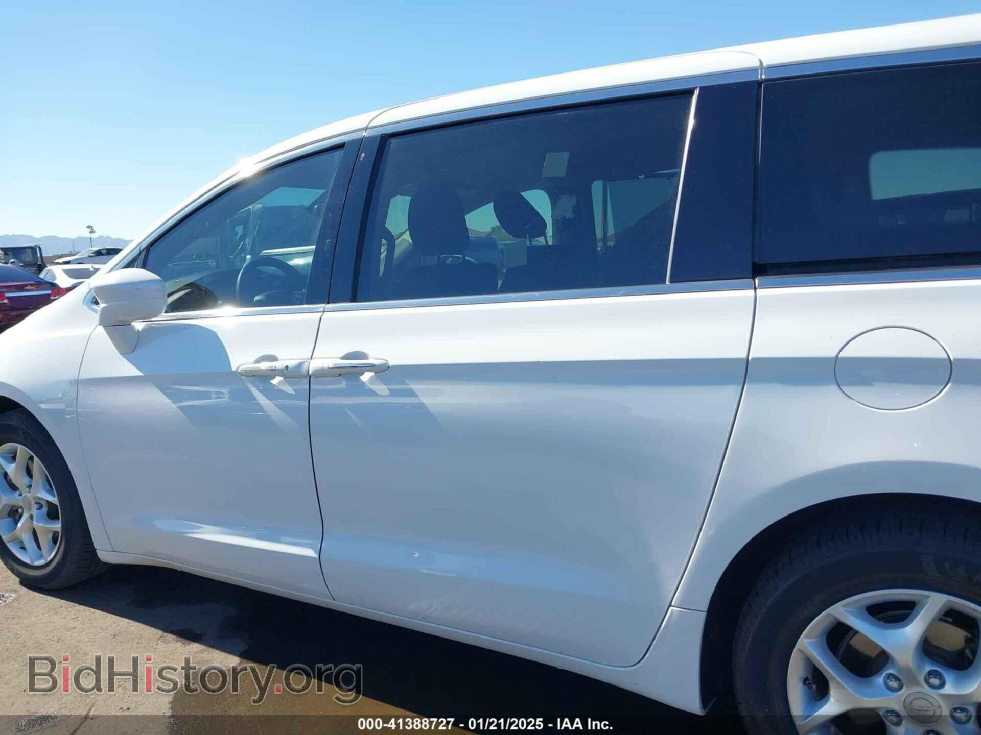 2018 CHRYSLER PACIFICA - VIN: 2C4RC1FGXJR107007 - Фото 14