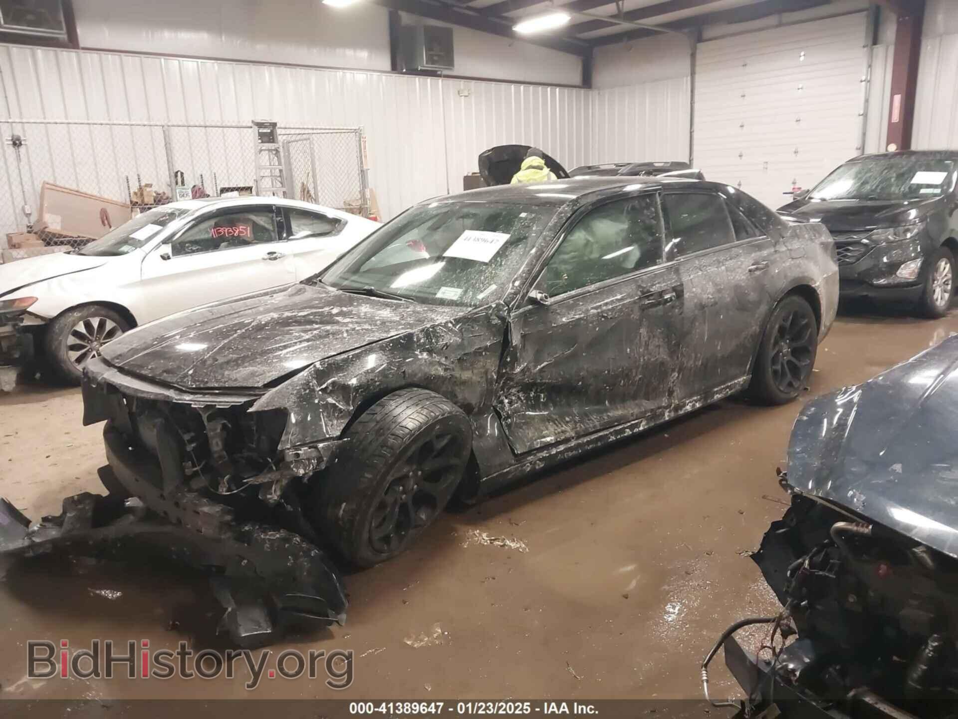 2017 CHRYSLER 300 - VIN: 2C3CCABG4HH668772 - Фото 2