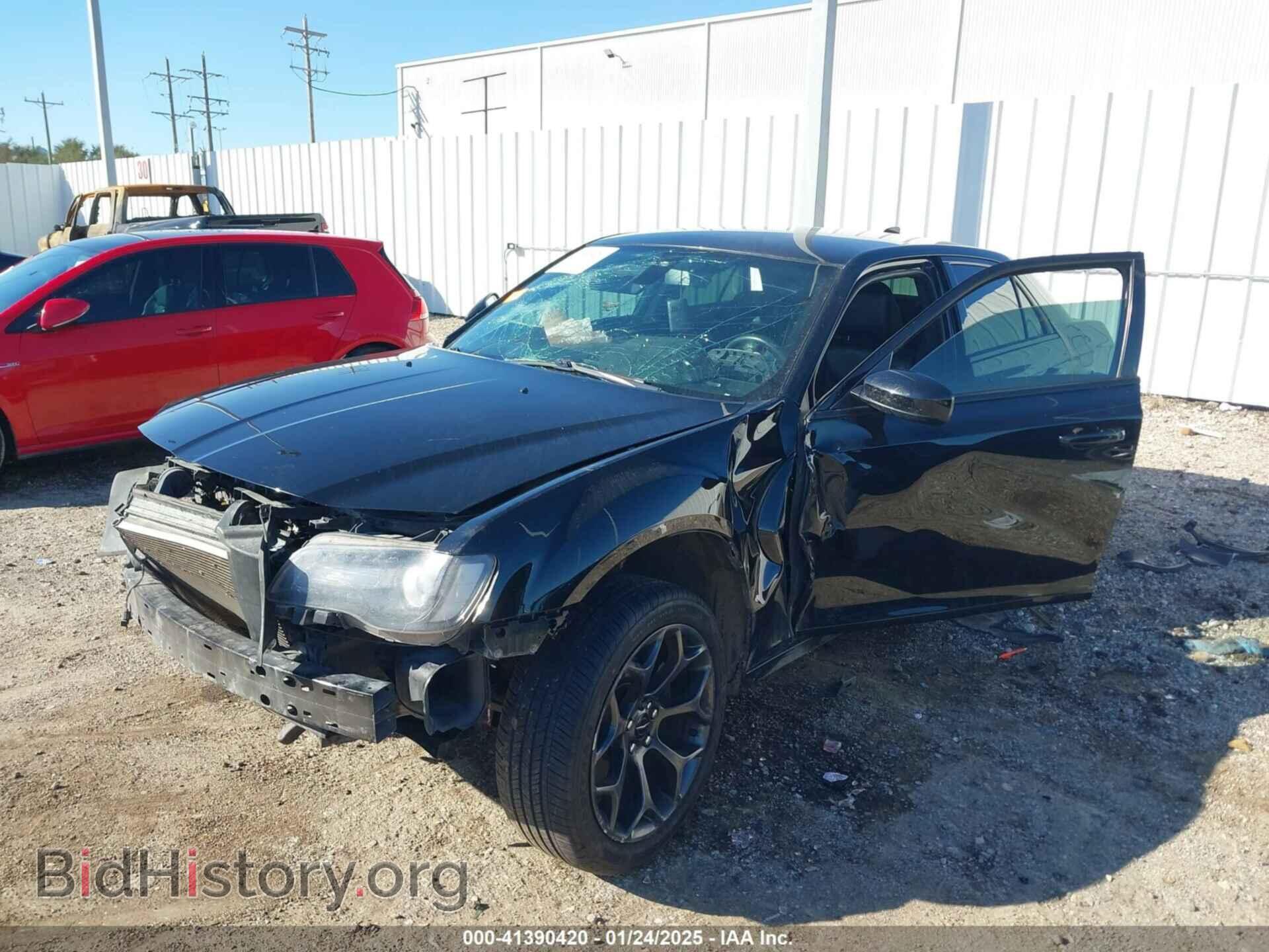2015 CHRYSLER 300 - VIN: 2C3CCABG4FH756122 - Фото 2