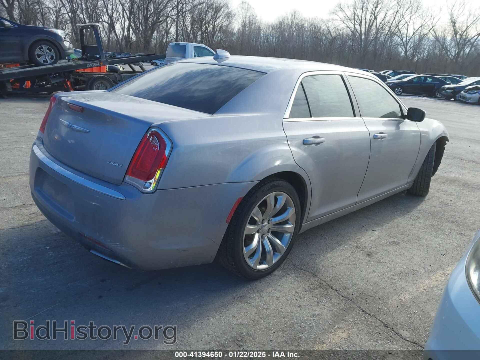 2018 CHRYSLER 300 - VIN: 2C3CCAAG5JH275998 - Фото 4