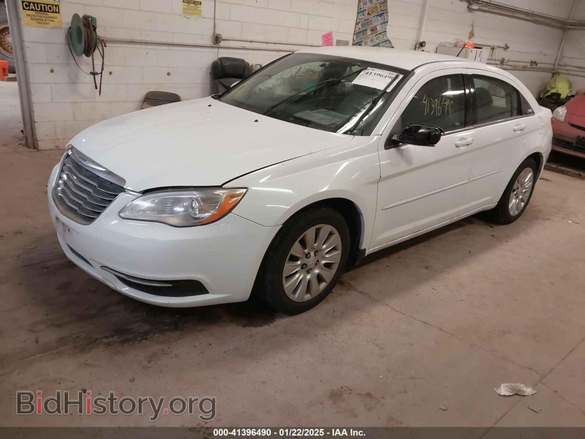 2013 CHRYSLER 200 - VIN: 1C3CCBAB5DN604611 - Фото 2