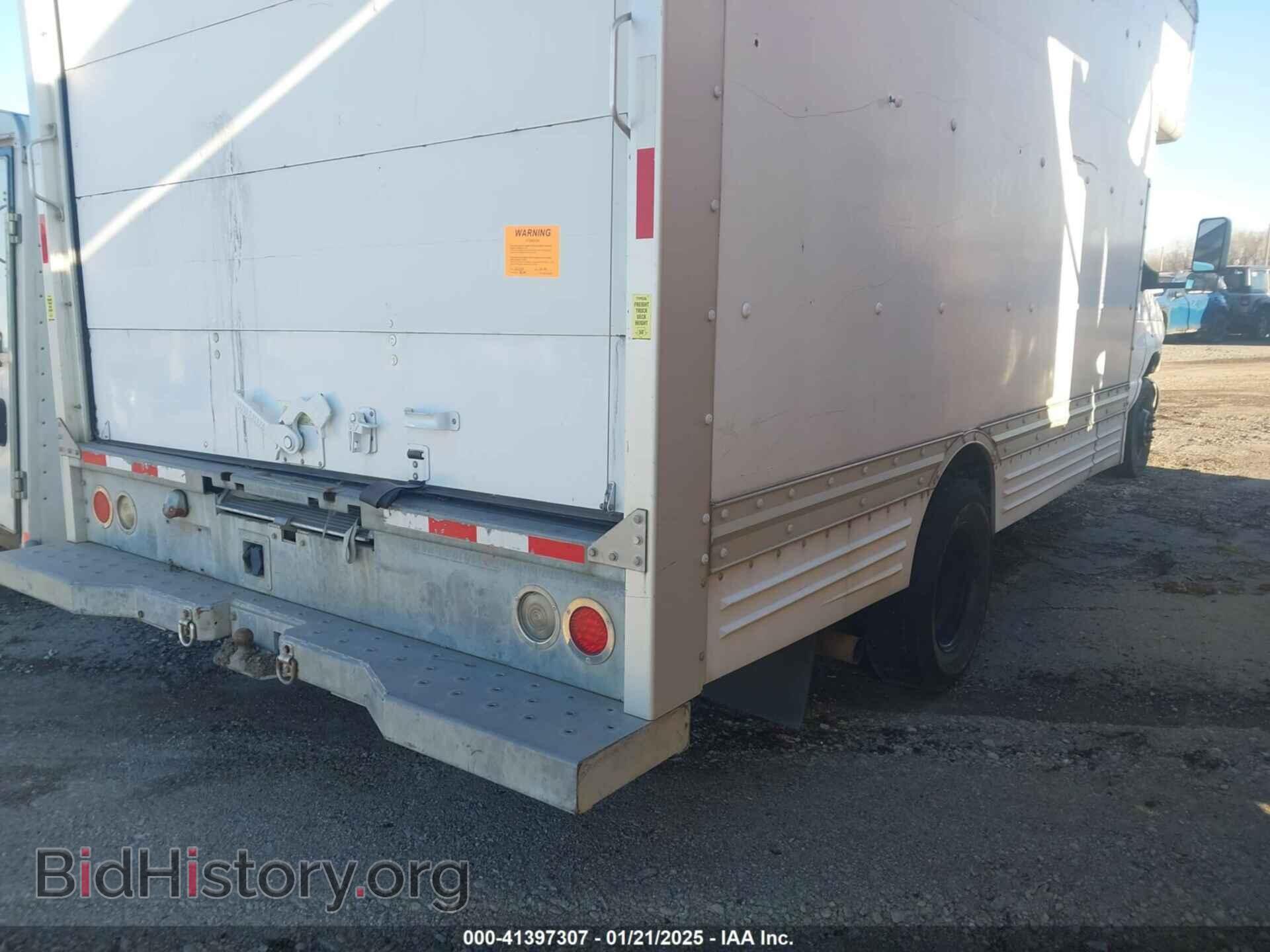 2009 FORD E-450 CUTAWAY - VIN: 1FDXE45S59DA86909 - Фото 4