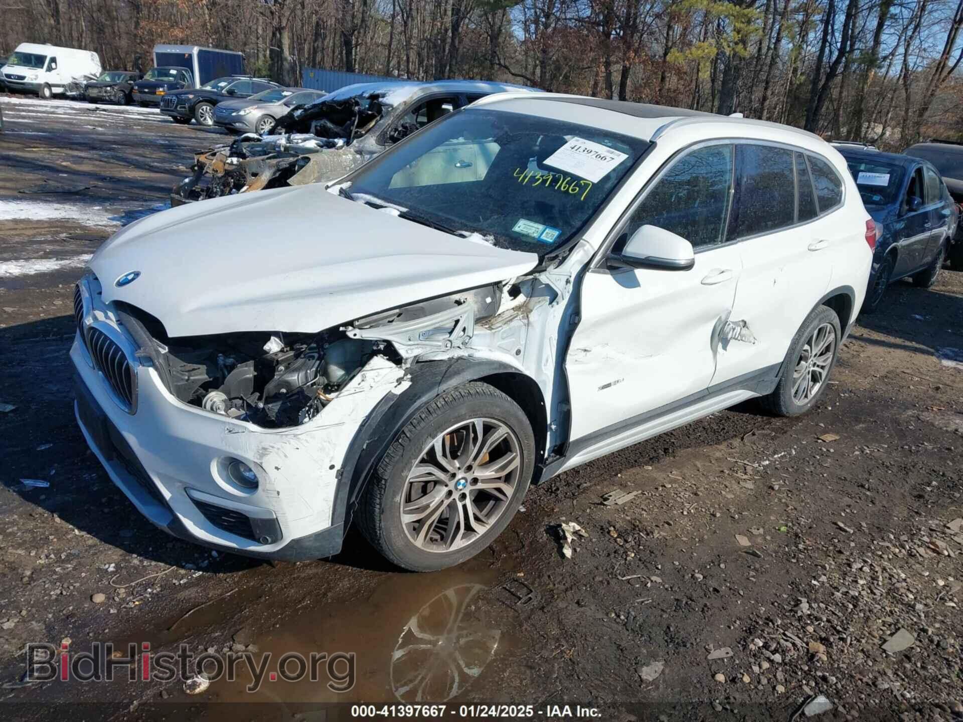 2017 BMW X1 - VIN: WBXHT3Z36H4A52364 - Фото 2