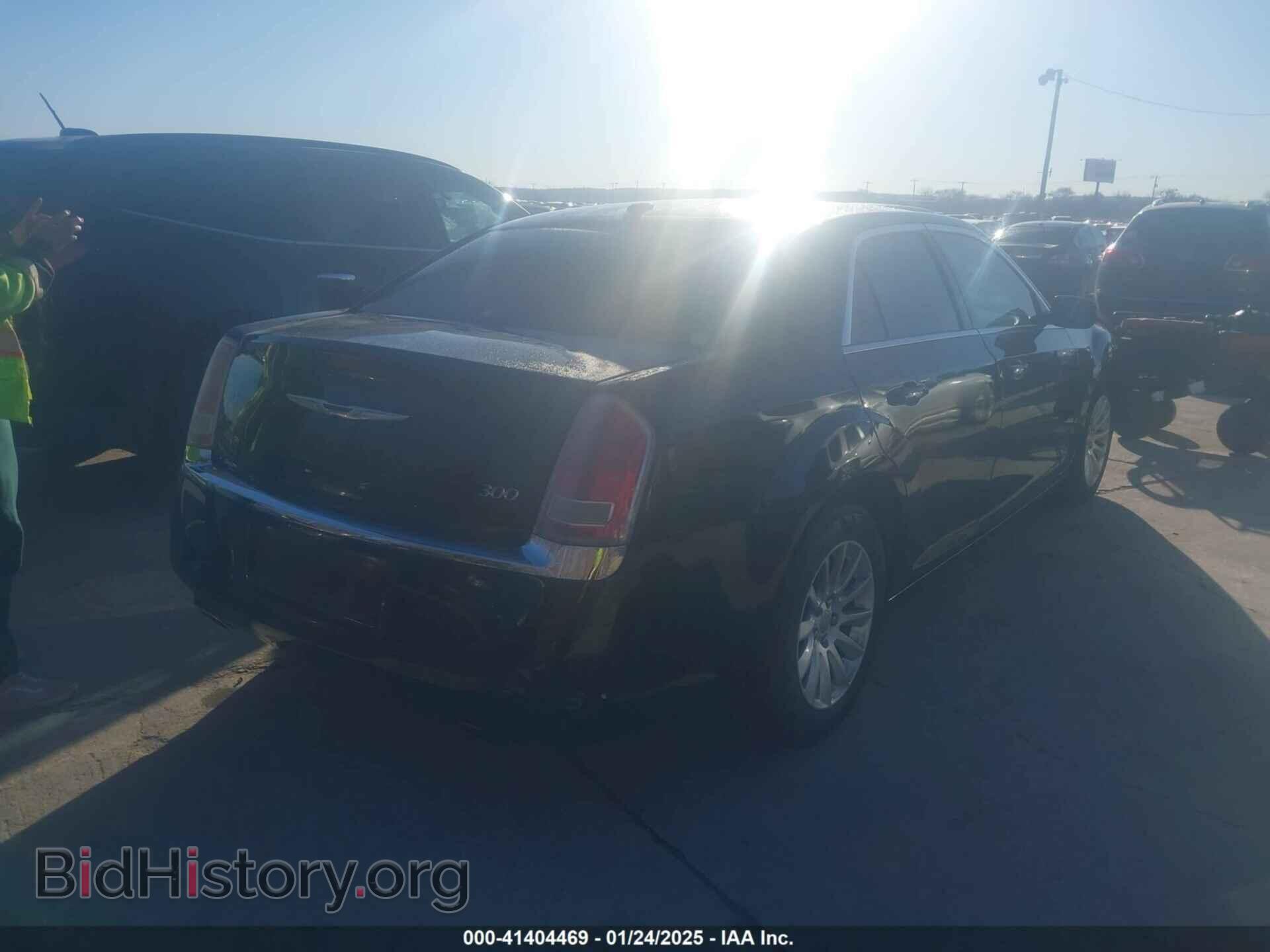 2014 CHRYSLER 300 - VIN: 2C3CCAAG0EH105795 - Фото 4