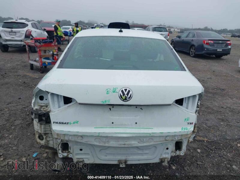 2017 Volkswagen PASSAT (VIN 1VWAT7A30HC031821) — фото 6 из 17