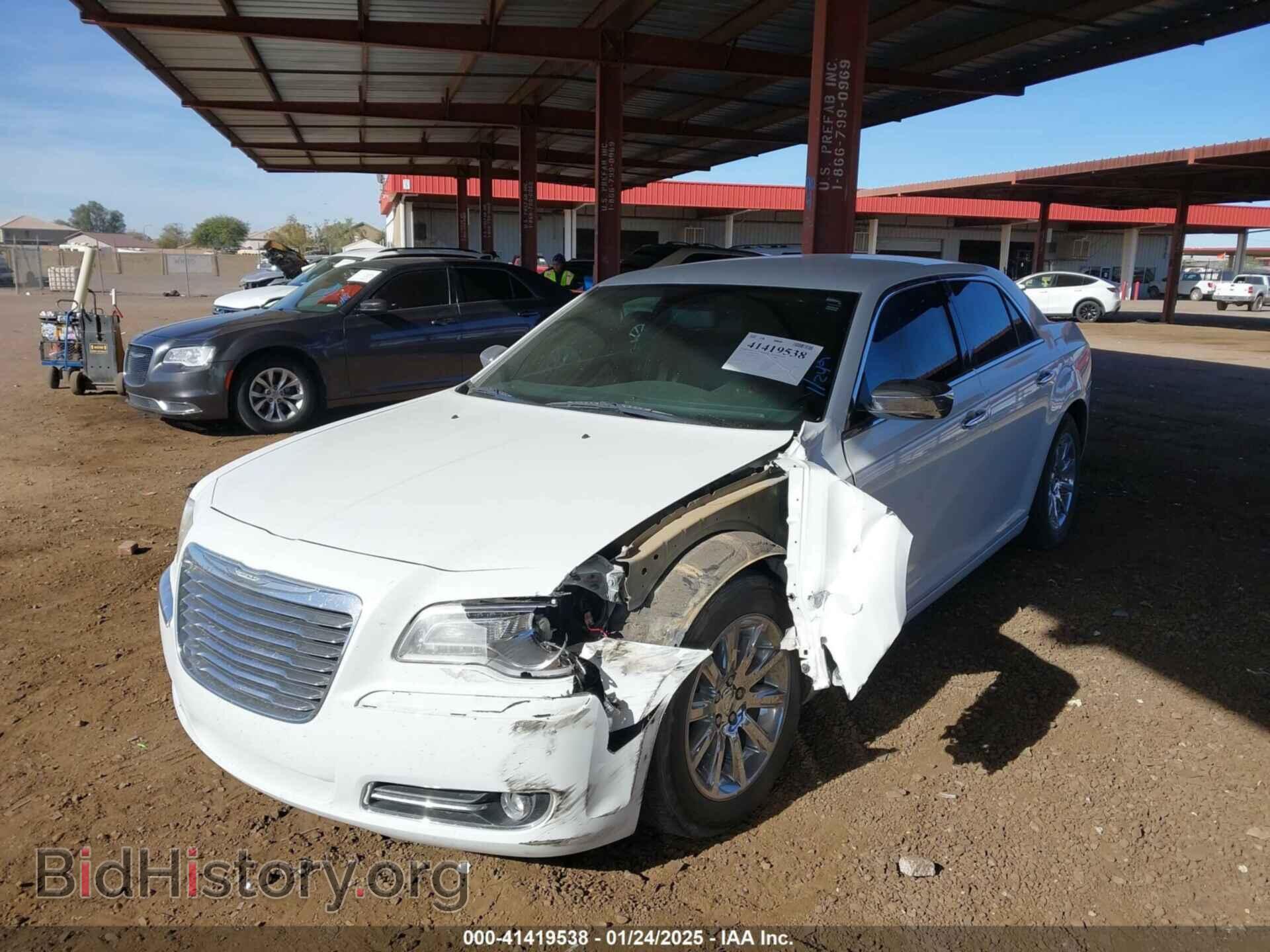 2013 CHRYSLER 300C - VIN: 2C3CCAET5DH556100 - Фото 2