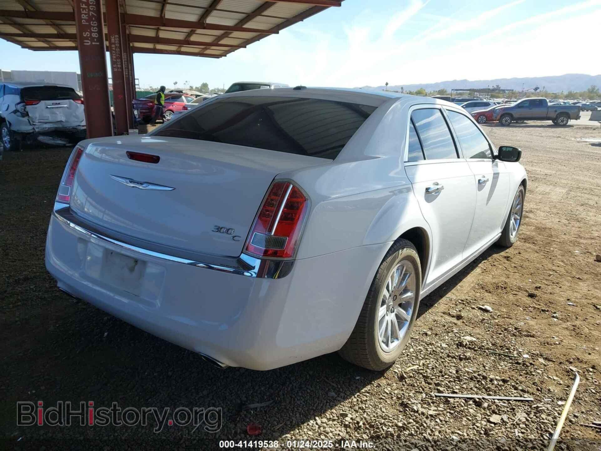 2013 CHRYSLER 300C - VIN: 2C3CCAET5DH556100 - Фото 4