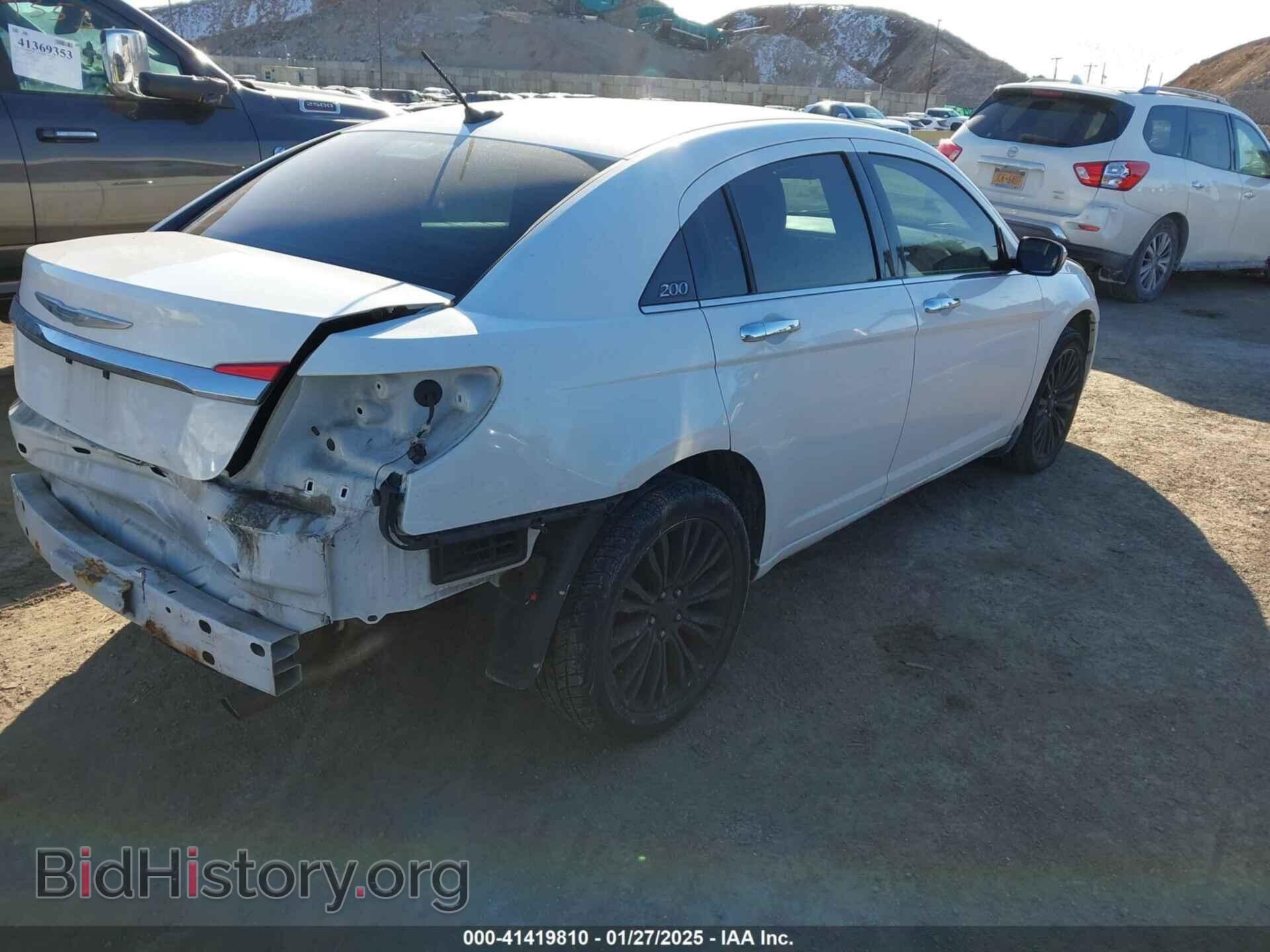 2011 CHRYSLER 200 - VIN: 1C3BC2FB3BN569908 - Фото 4