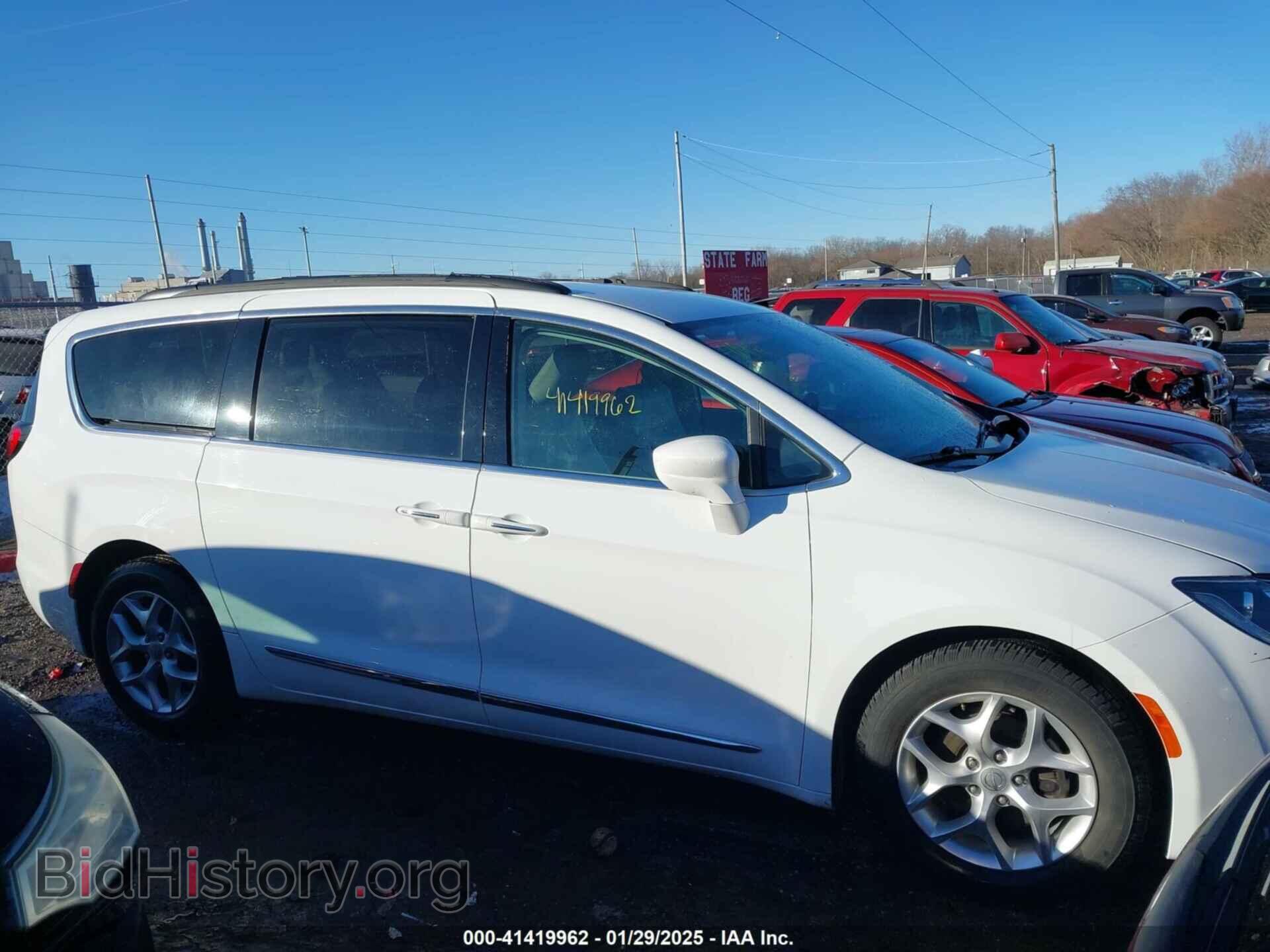 2017 CHRYSLER PACIFICA - VIN: 2C4RC1BG9HR831402 - Фото 13