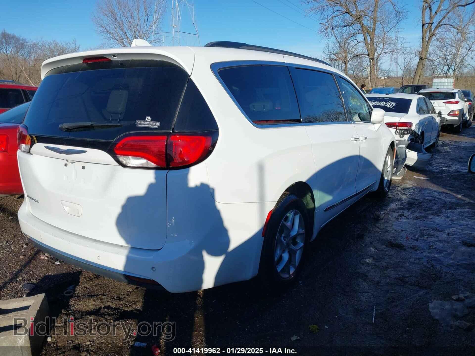 2017 CHRYSLER PACIFICA - VIN: 2C4RC1BG9HR831402 - Фото 4