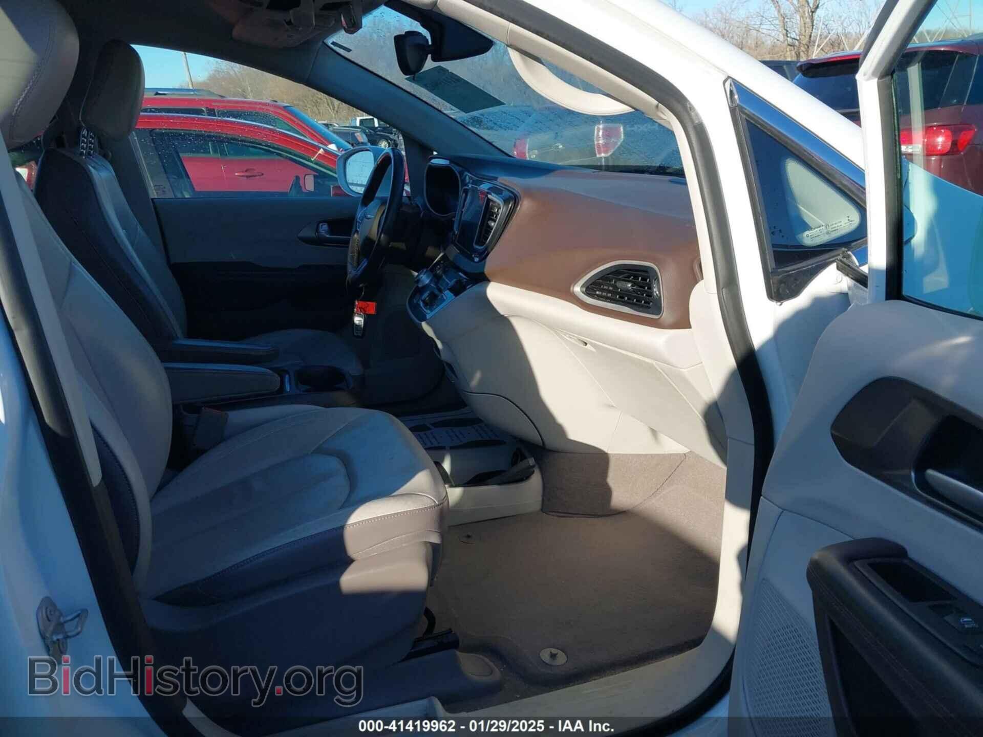 2017 CHRYSLER PACIFICA - VIN: 2C4RC1BG9HR831402 - Фото 5