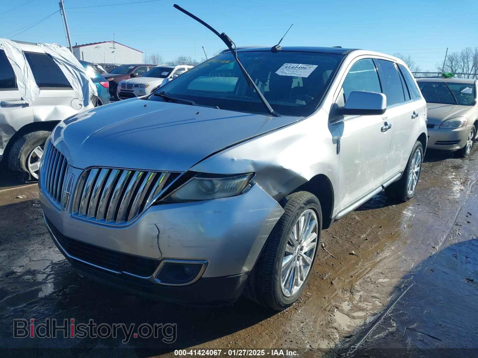 2011 LINCOLN MKX - VIN: 2LMDJ8JK0BBJ07015 - Фото 2