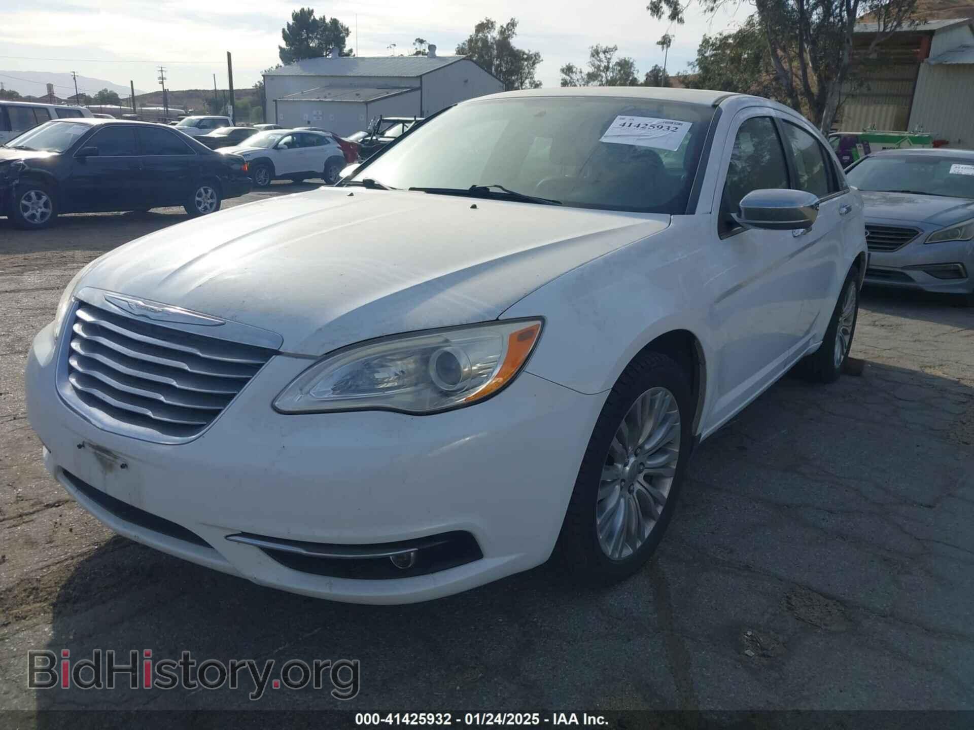 2013 CHRYSLER 200 - VIN: 1C3CCBCG3DN507075 - Фото 2