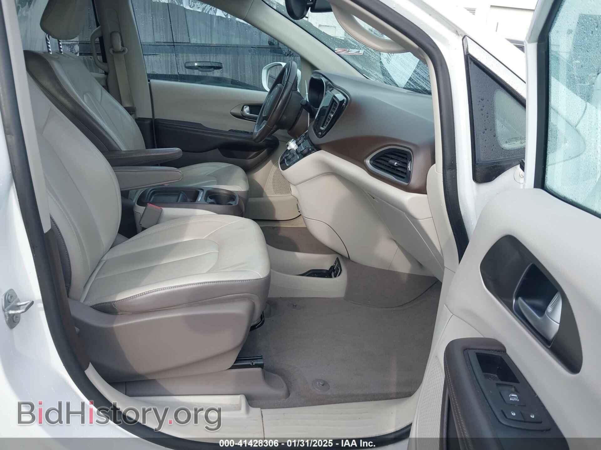 2017 CHRYSLER PACIFICA - VIN: 2C4RC1BG5HR588574 - Photo 5