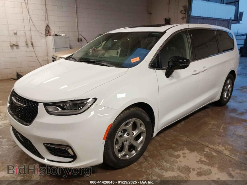 2024 Chrysler PACIFICA (VIN 2C4RC1GG9RR190455) — photo 2 of 15