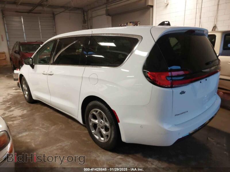 2024 Chrysler PACIFICA (VIN 2C4RC1GG9RR190455) — photo 3 of 15