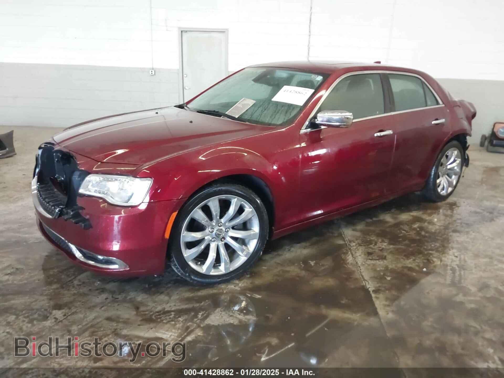 2019 CHRYSLER 300 - VIN: 2C3CCAEG6KH609788 - Фото 2