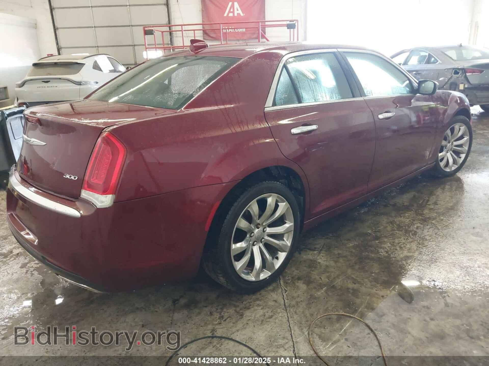 2019 CHRYSLER 300 - VIN: 2C3CCAEG6KH609788 - Фото 4