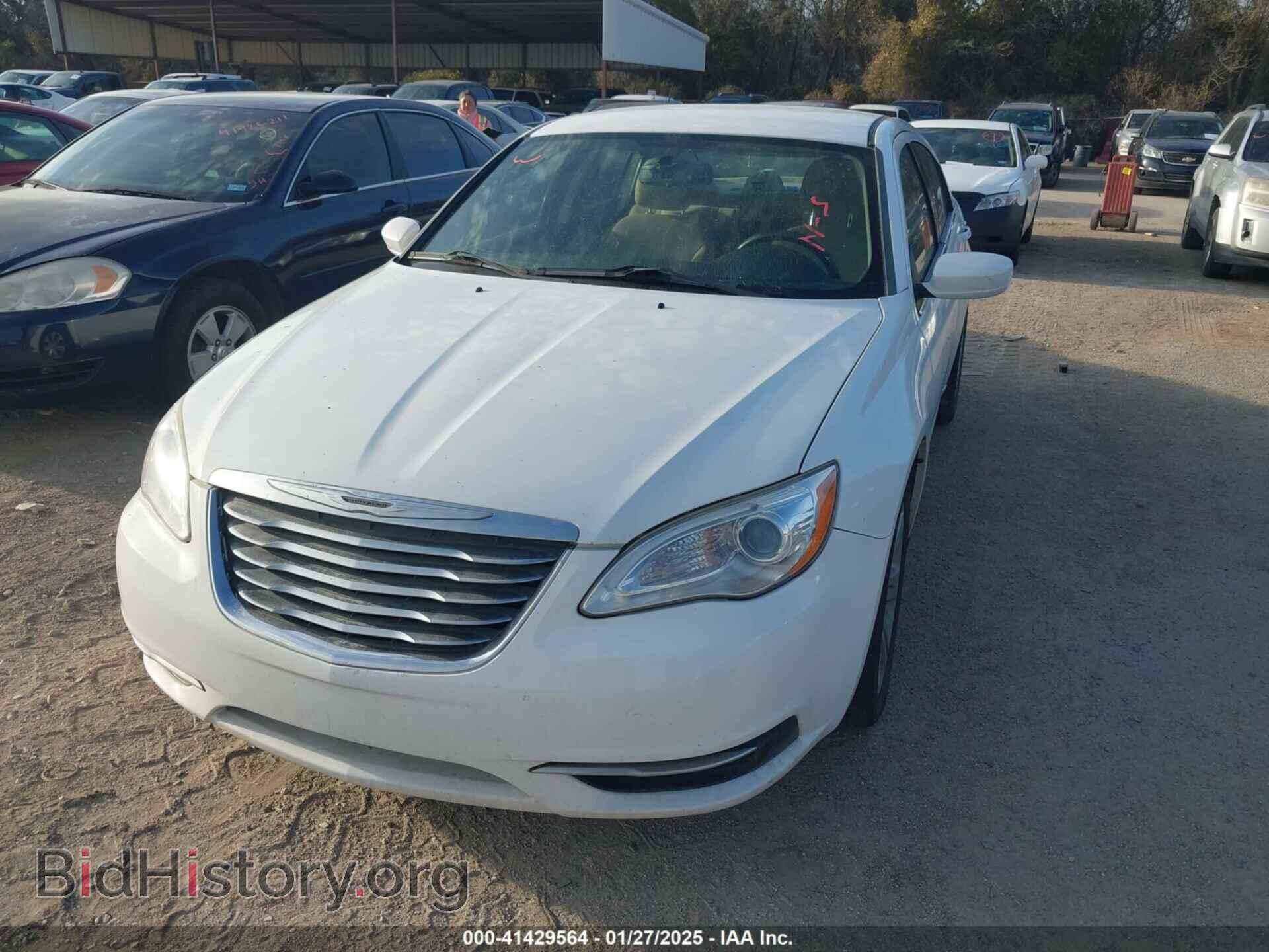 2011 CHRYSLER 200 - VIN: 1C3BC1FB8BN613394 - Фото 2