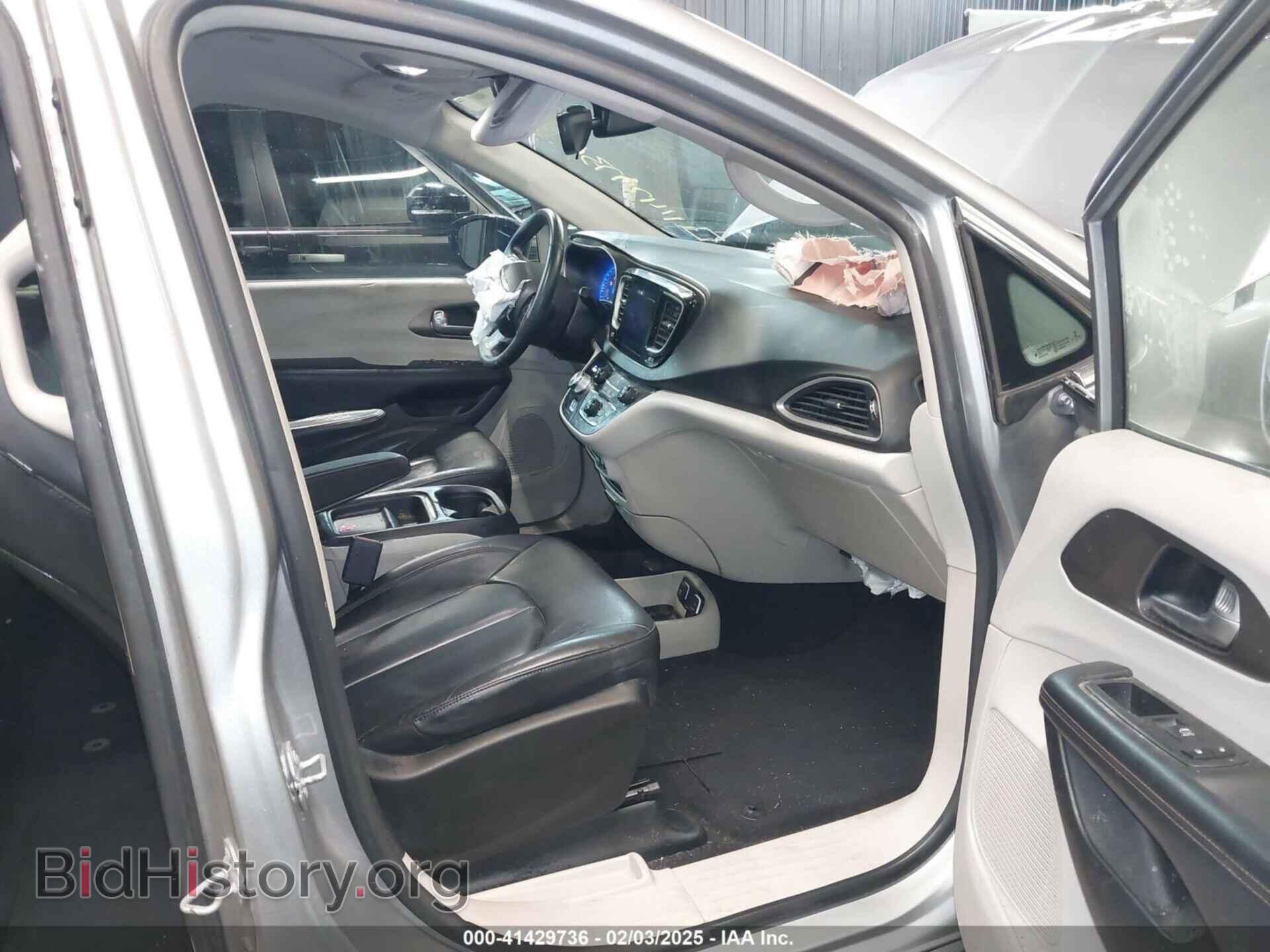 2017 CHRYSLER PACIFICA - VIN: 2C4RC1BGXHR747752 - Фото 5