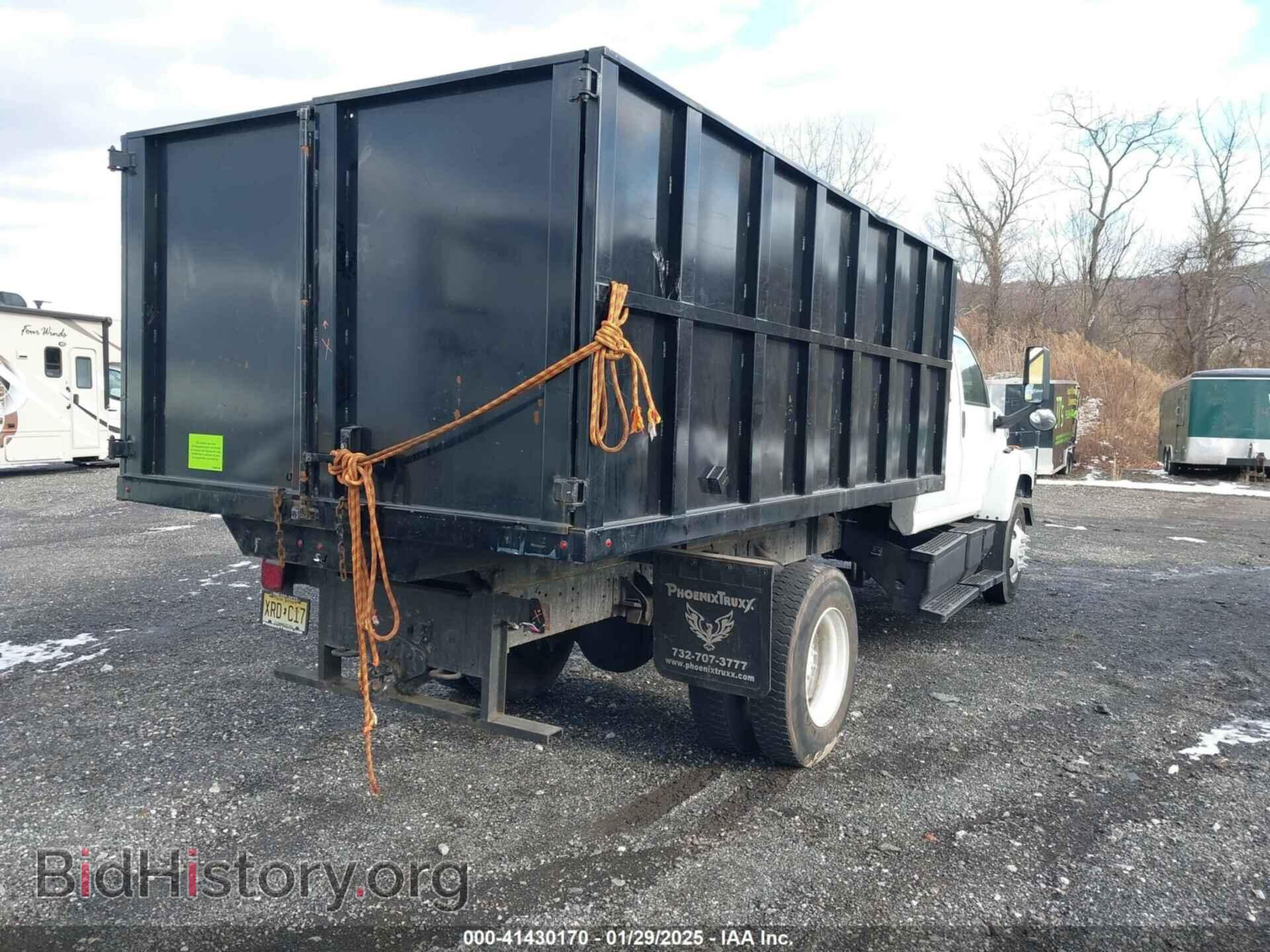 2005 GMC C7500 - VIN: 1GDM7E1C05F521819 - Photo 4