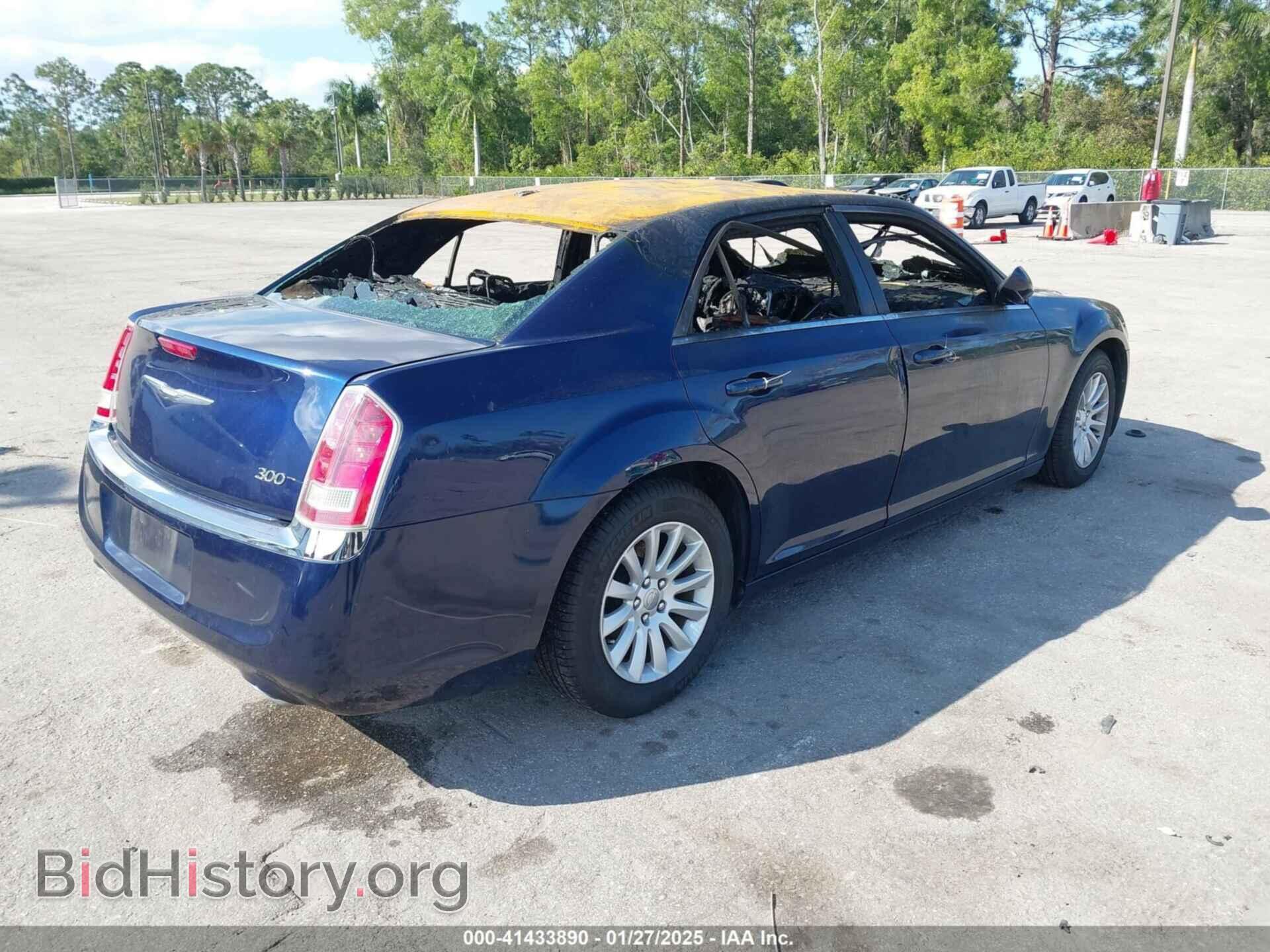 2014 CHRYSLER 300 - VIN: 2C3CCAAG4EH373958 - Фото 4