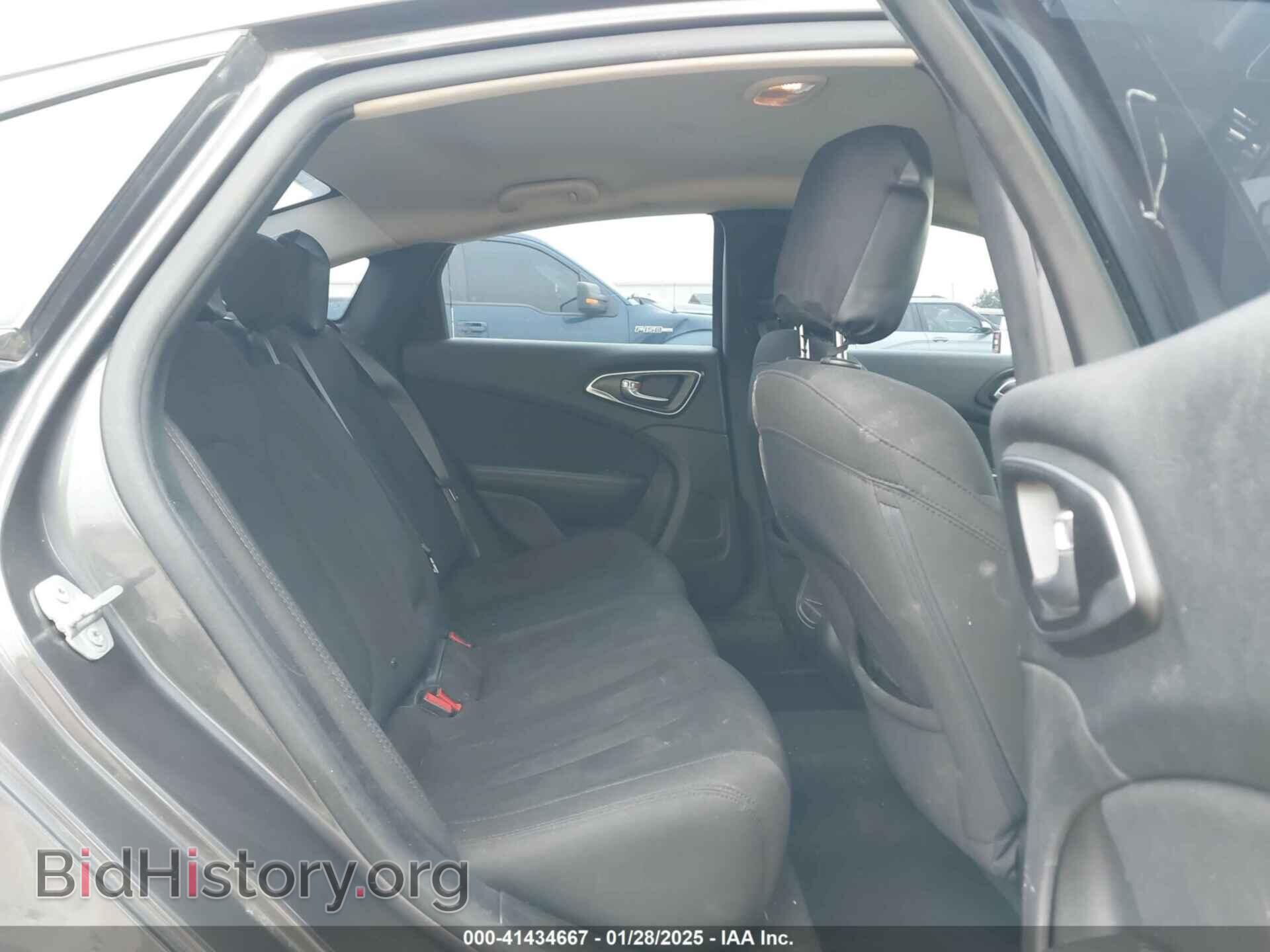 2016 CHRYSLER 200 - VIN: 1C3CCCAB0GN165568 - Фото 8