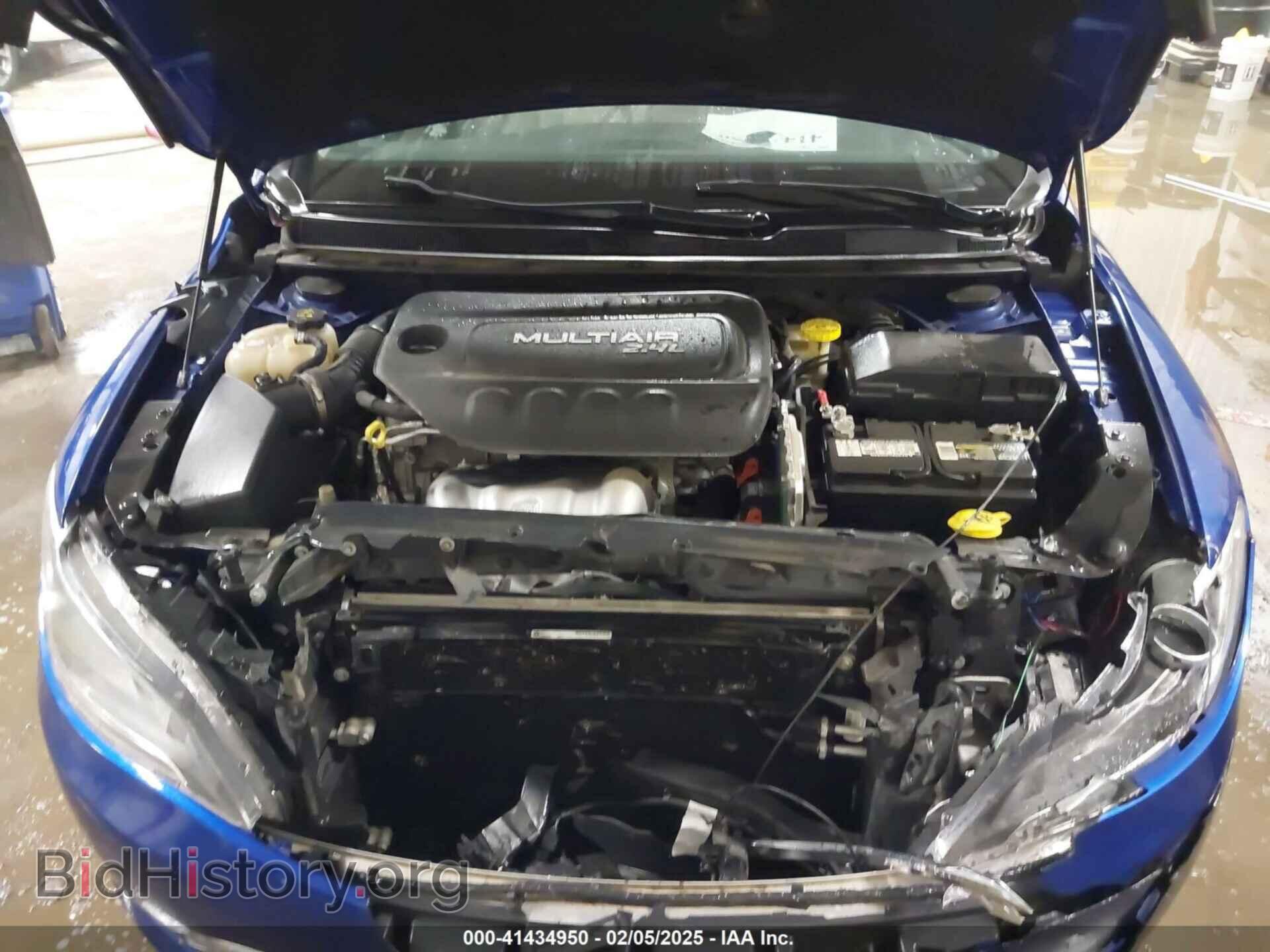 2016 CHRYSLER 200 - VIN: 1C3CCCAB5GN173360 - Фото 10