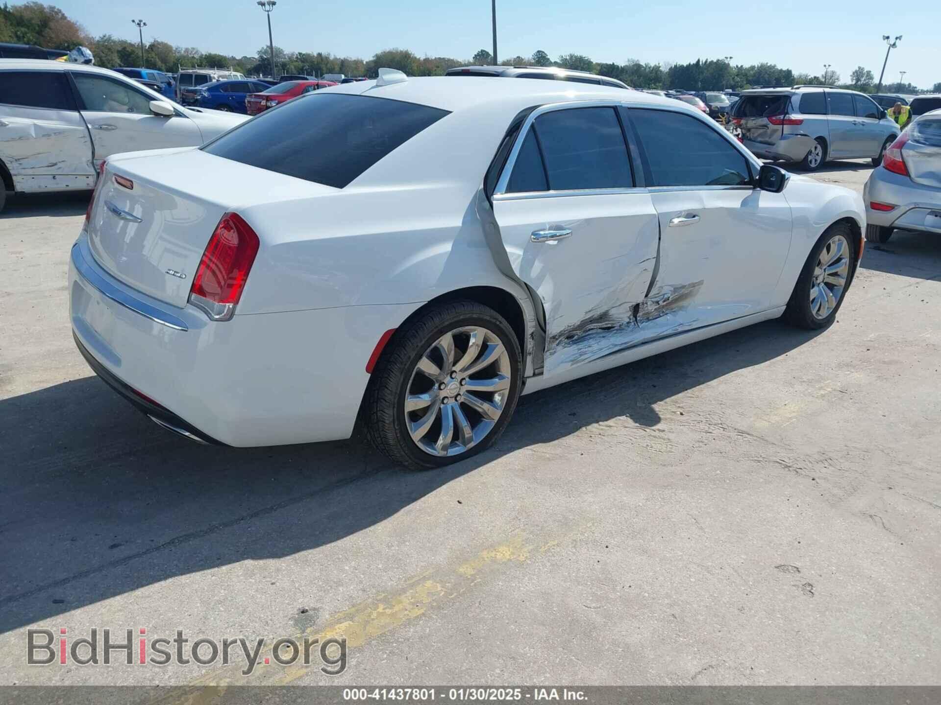 2019 CHRYSLER 300 - VIN: 2C3CCAEG1KH528603 - Фото 4
