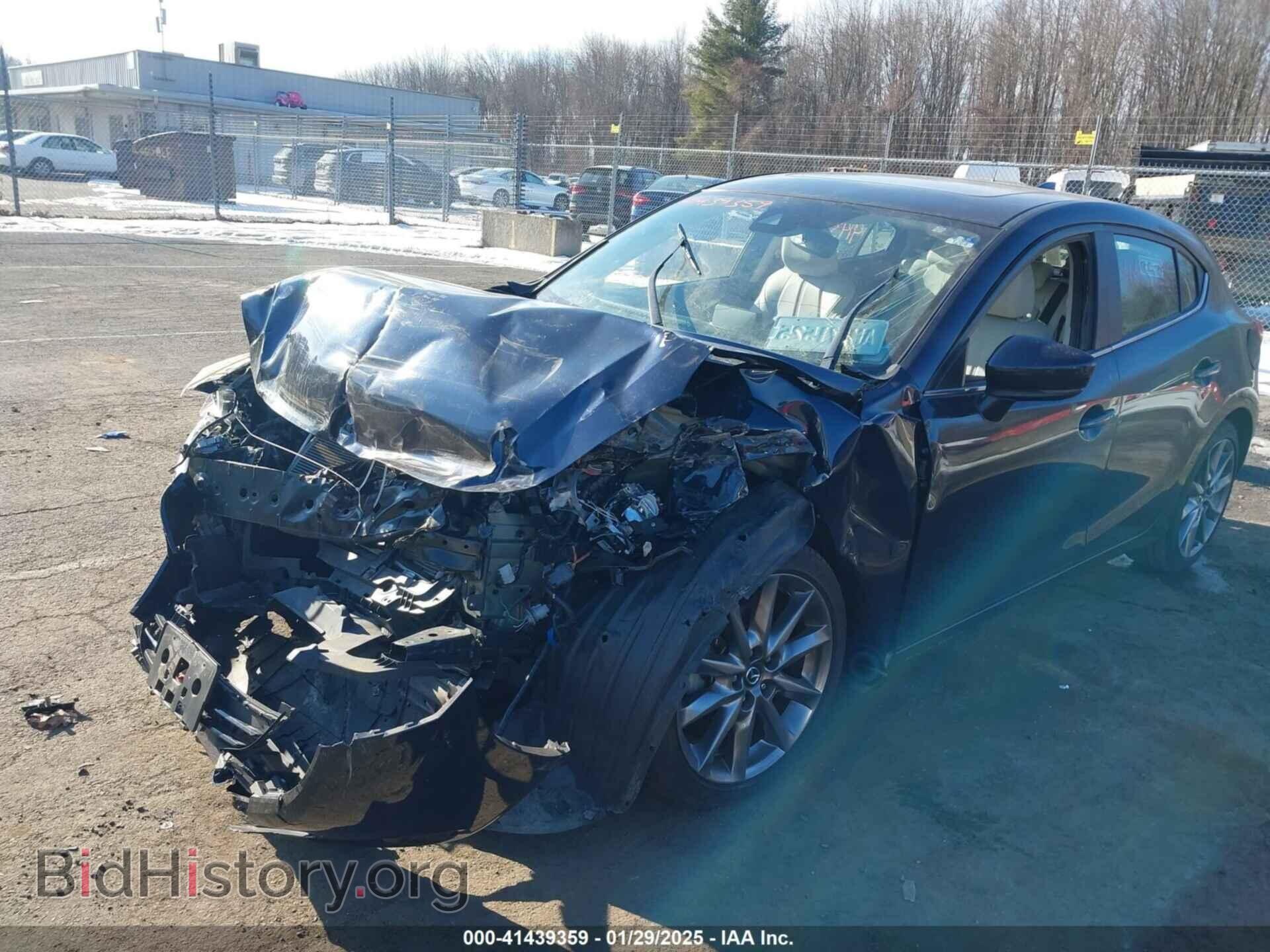 2018 MAZDA MAZDA3 - VIN: 3MZBN1M36JM164742 - Фото 2