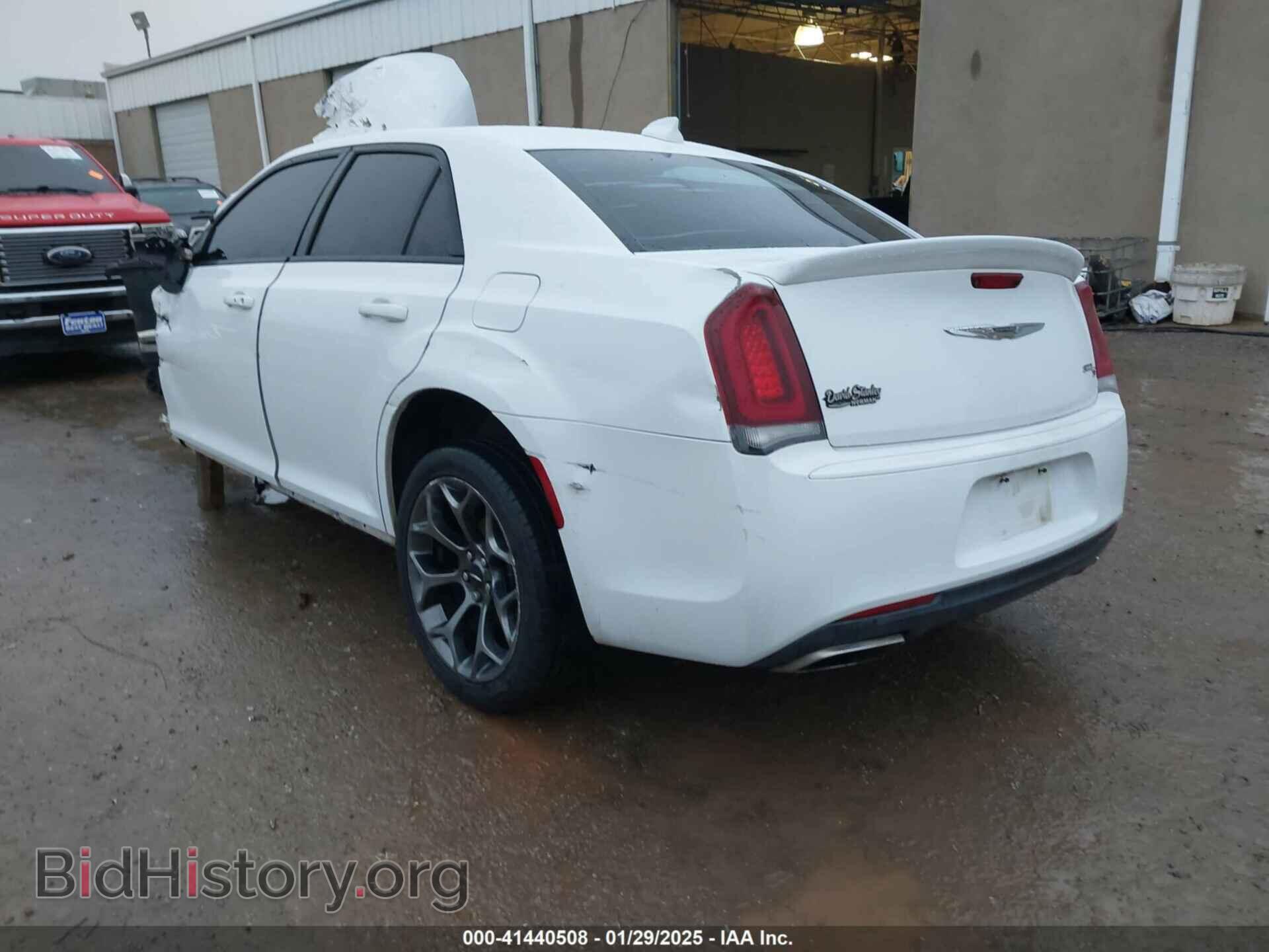 2015 CHRYSLER 300 - VIN: 2C3CCABT4FH803307 - Фото 3