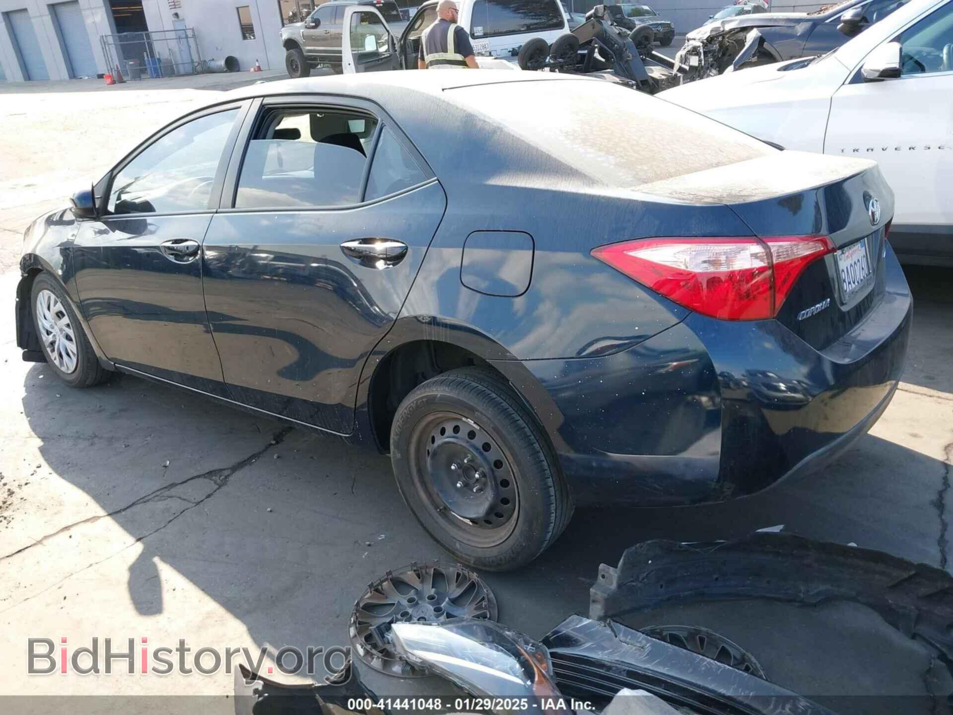 2017 TOYOTA COROLLA - VIN: 5YFBURHE2HP708379 - Фото 3