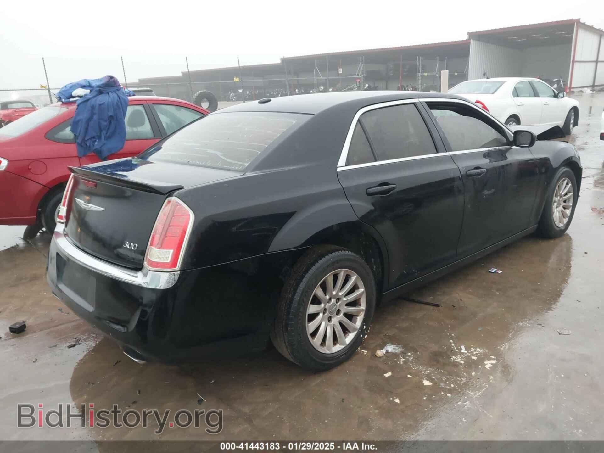 2014 CHRYSLER 300 - VIN: 2C3CCAAG6EH380782 - Фото 4