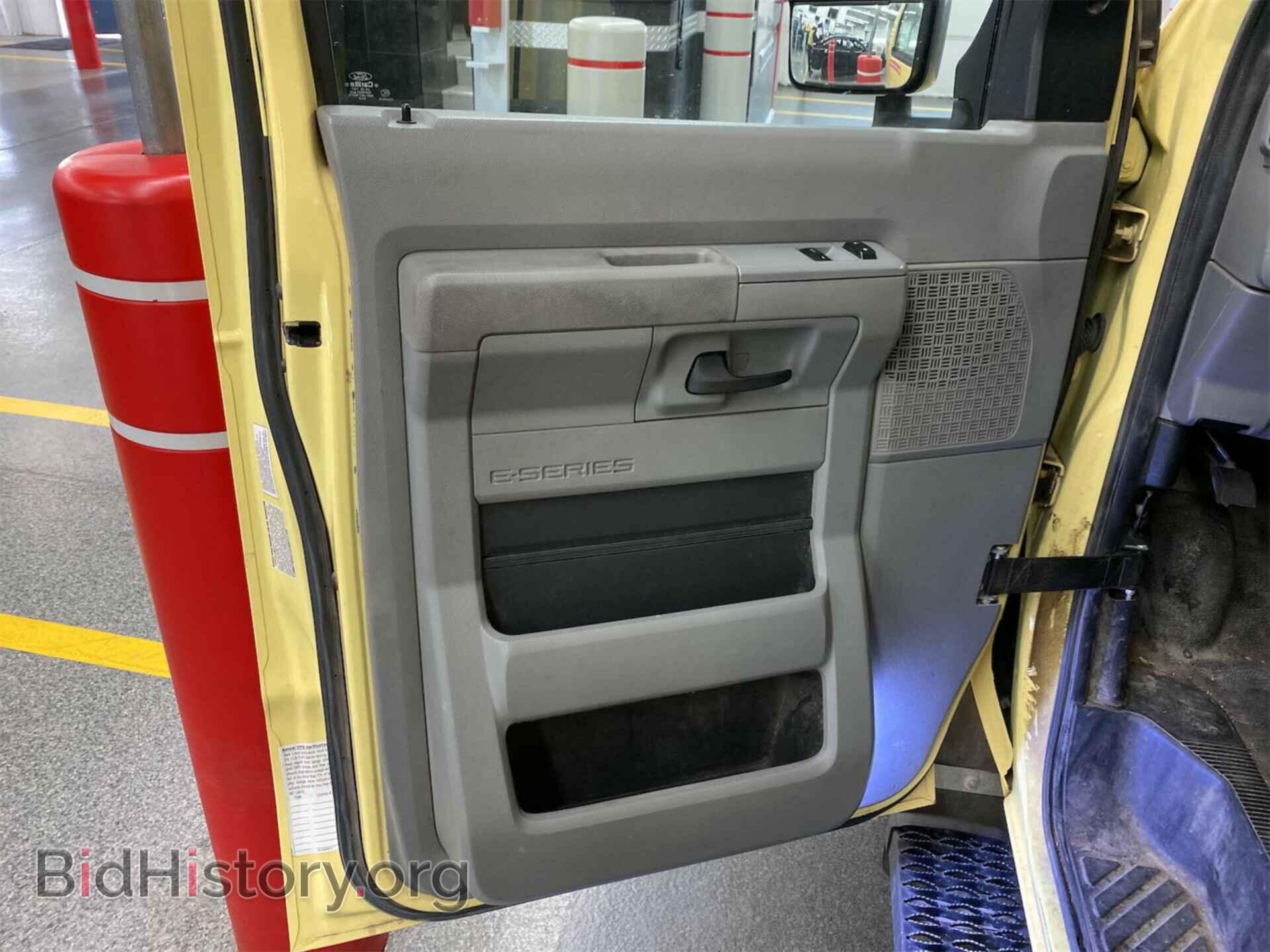 2019 FORD ECONOLINE - VIN: 1FDXE4FS7KDC22526 - Фото 2