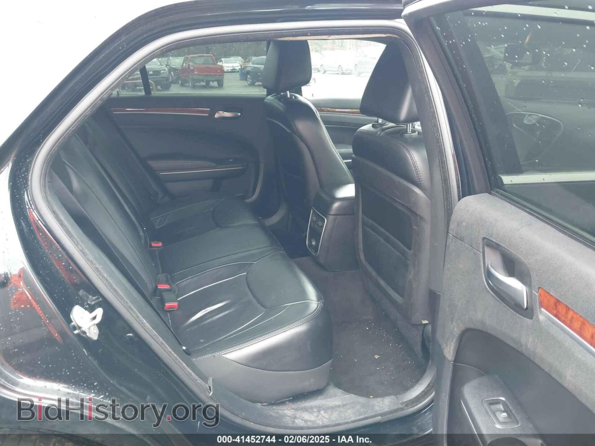2014 CHRYSLER 300 - VIN: 2C3CCARG4EH341886 - Photo 8